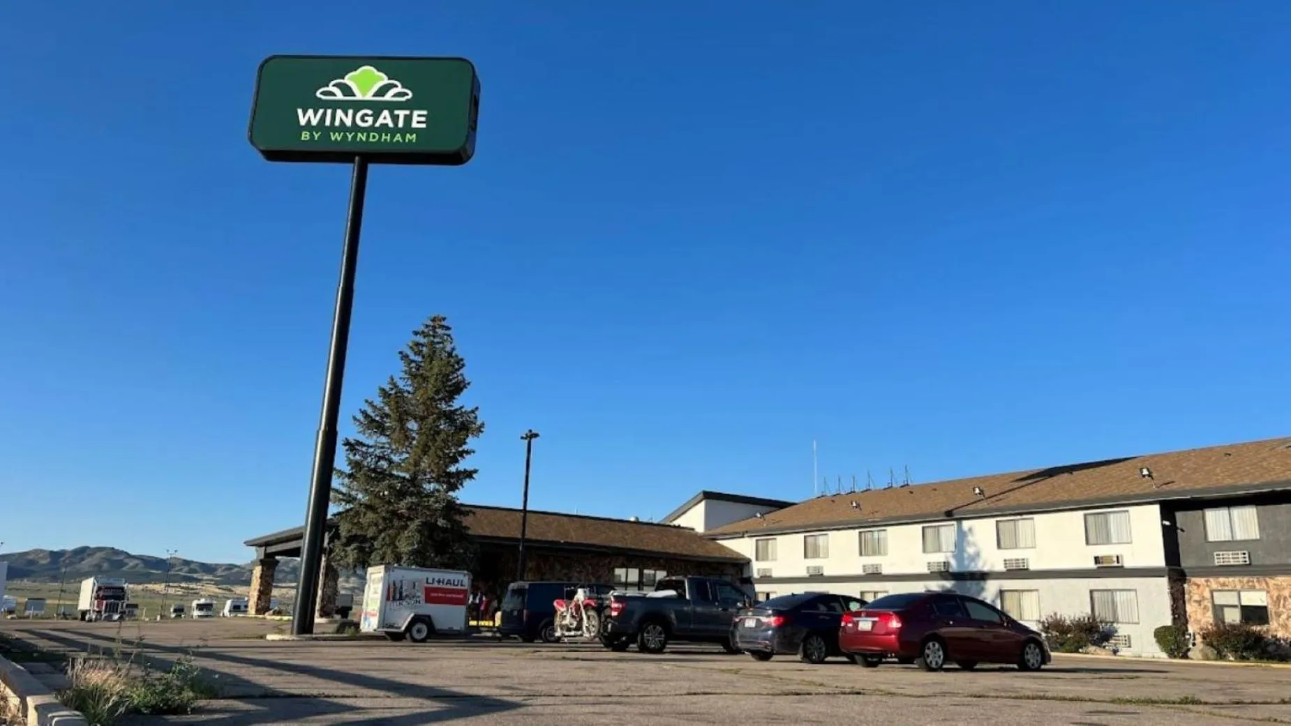 Property building in Wingate by Wyndham Beaver I-15