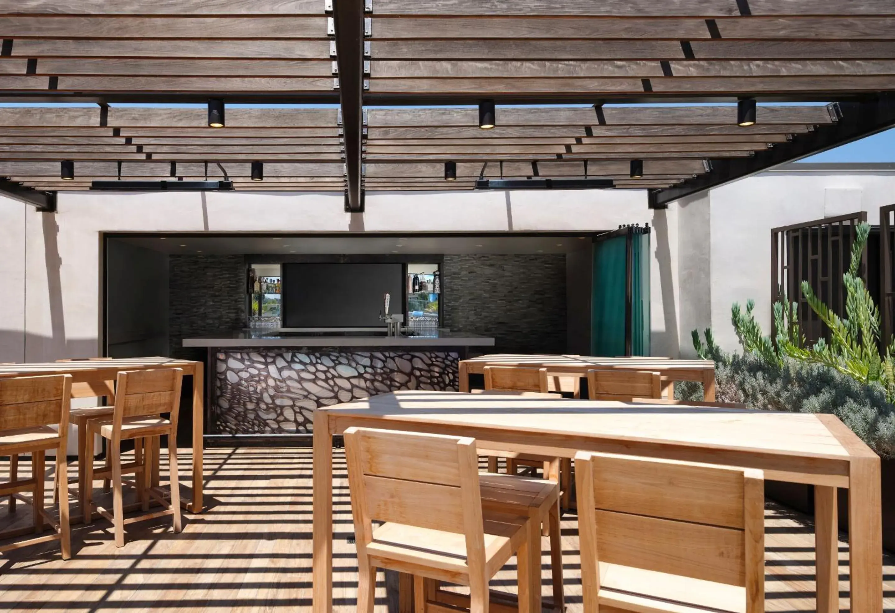 Lounge or bar in HOTEL CERRO, Autograph Collection Lounge or bar in HOTEL CERRO, Autograph Collection