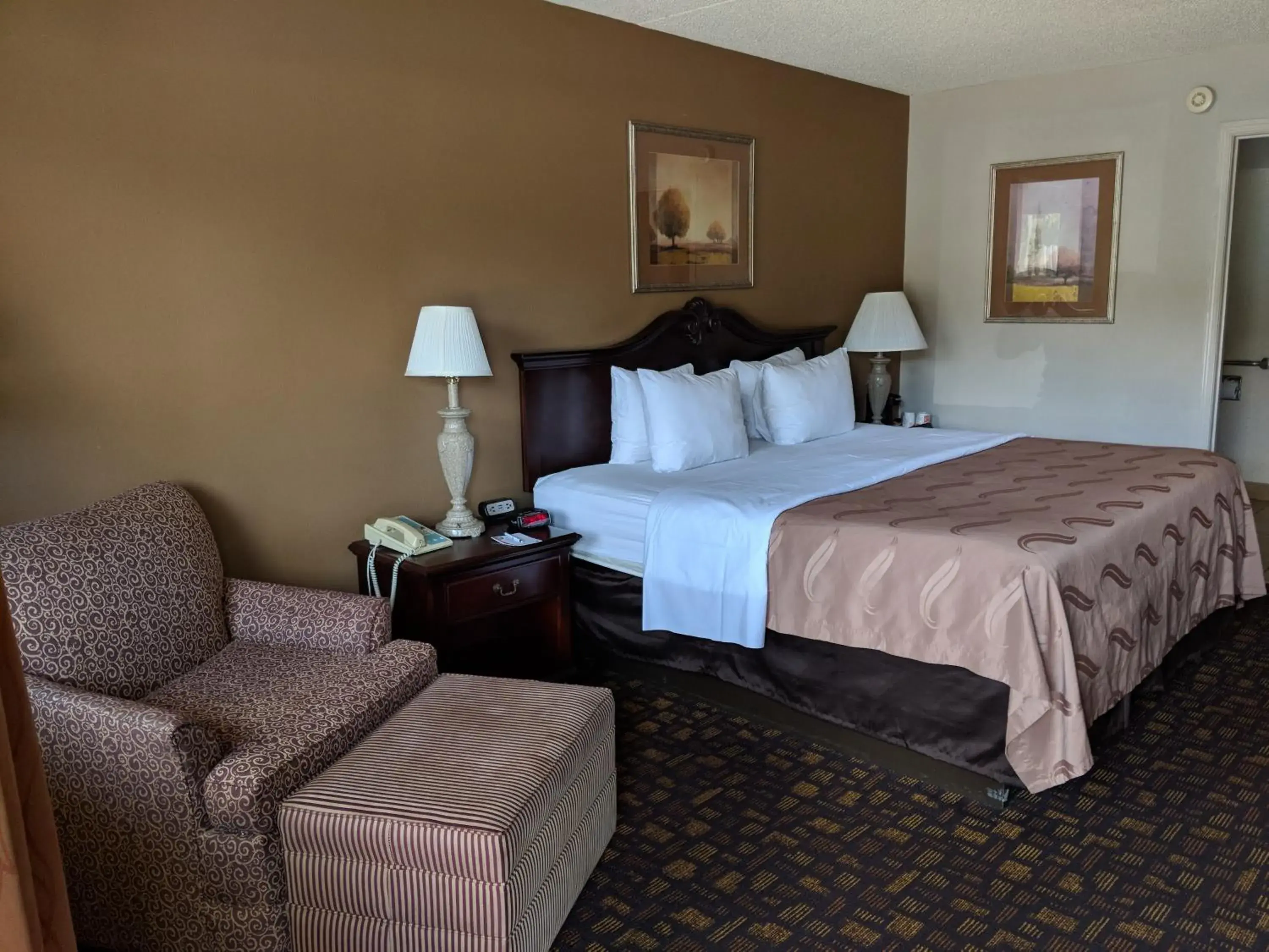 King Room - Mobility Accessible/Non-Smoking in Quality Inn Salem - I-81 King Room - Mobility Accessible/Non-Smoking in Quality Inn Salem - I-81