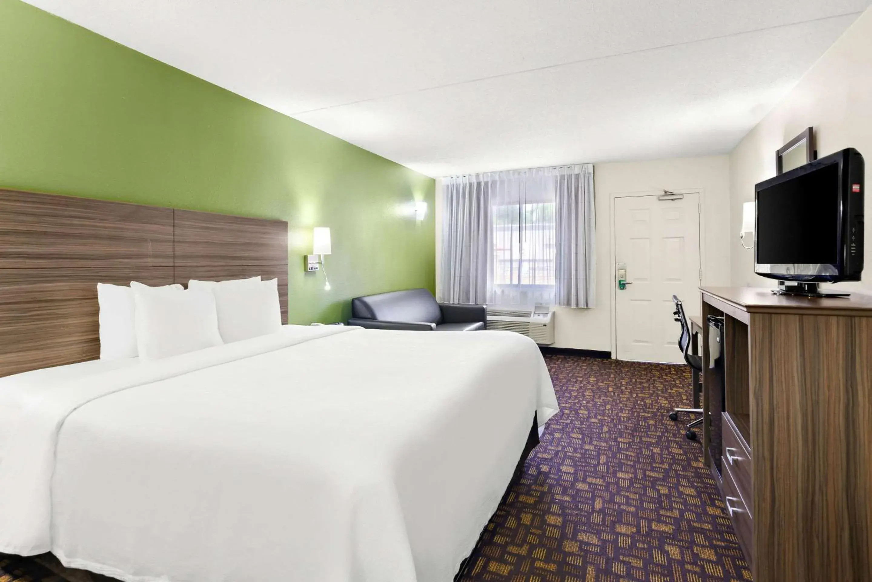 Bedroom, Bed in Quality Inn Salem - I-81 Bedroom, Bed in Quality Inn Salem - I-81