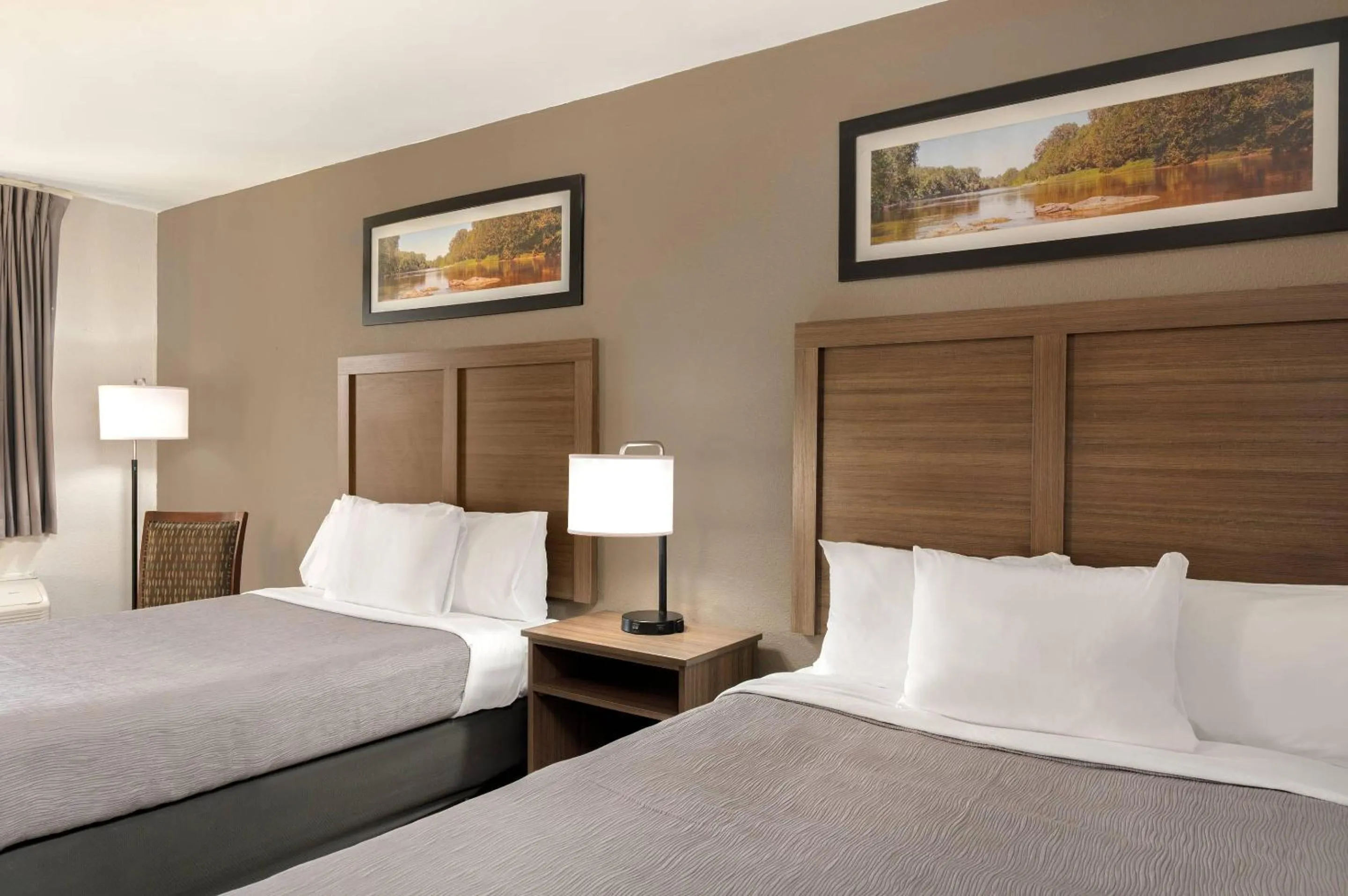 Bedroom, Bed in Quality Inn South Hill I-85