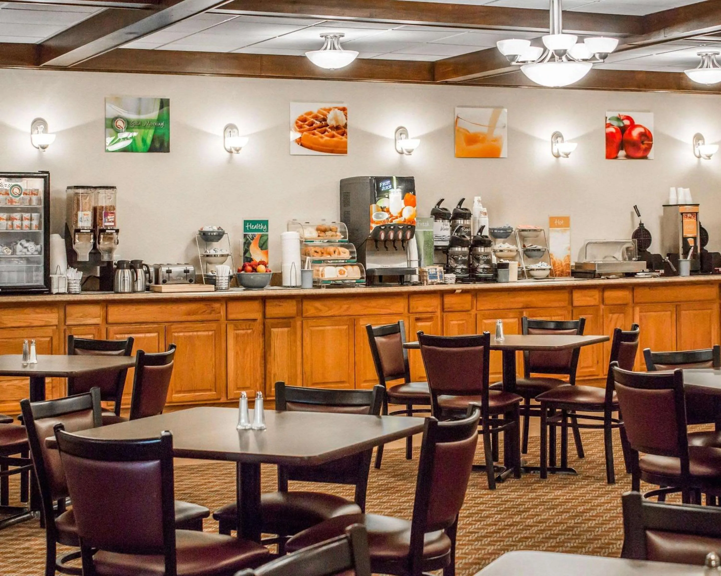 Restaurant/places to eat in Quality Inn & Conference Center Franklin Downtown