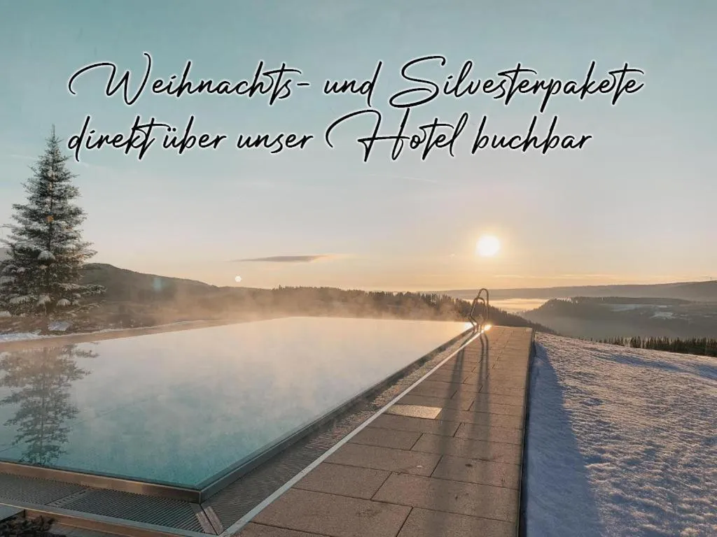 Schwarzwald Wellnesshotel SAIGERHÖH I Spa Golf & Wandern über dem Titisee
