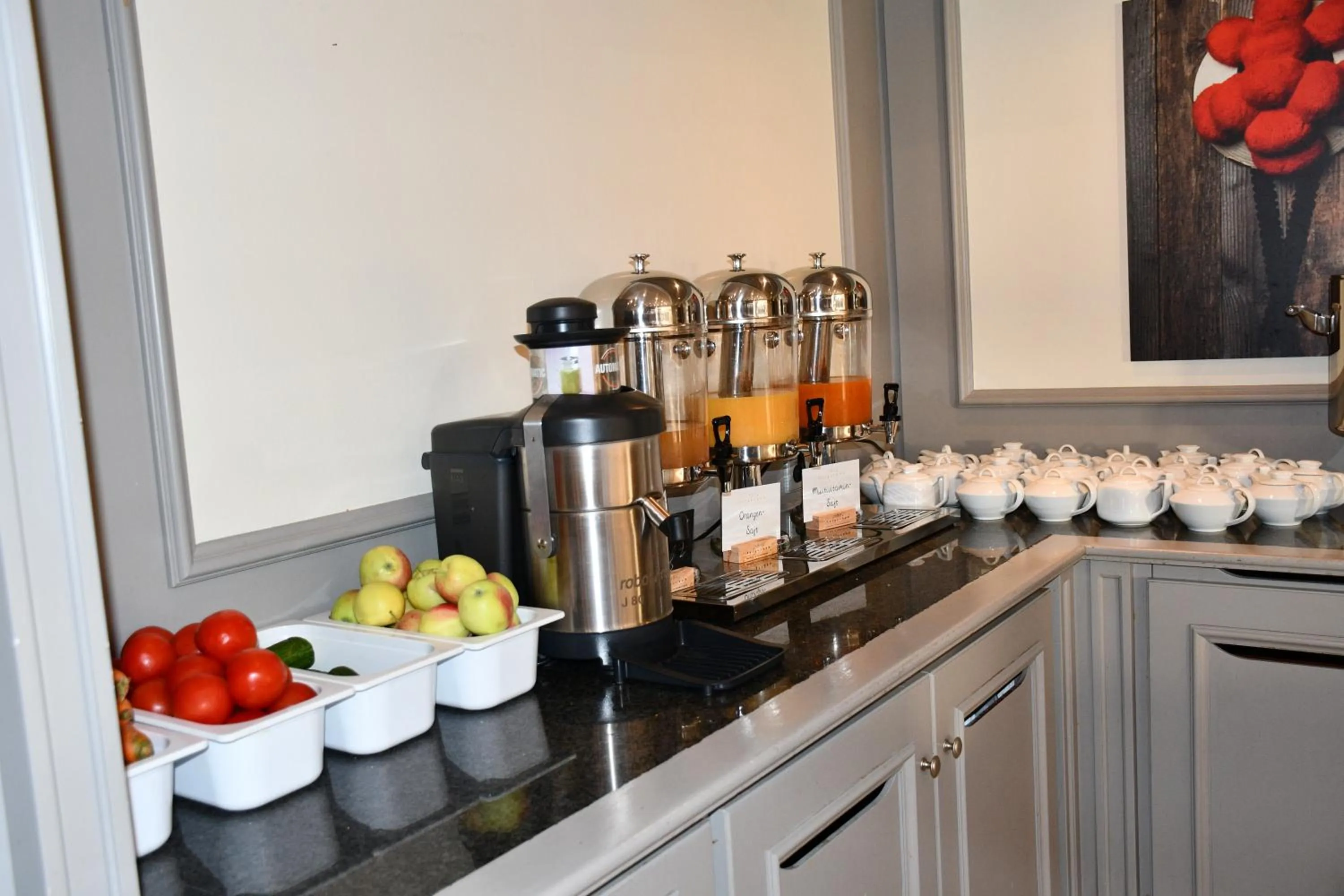 Breakfast in Schwarzwald Wellnesshotel SAIGERHÖH I Spa Golf & Wandern über dem Titisee