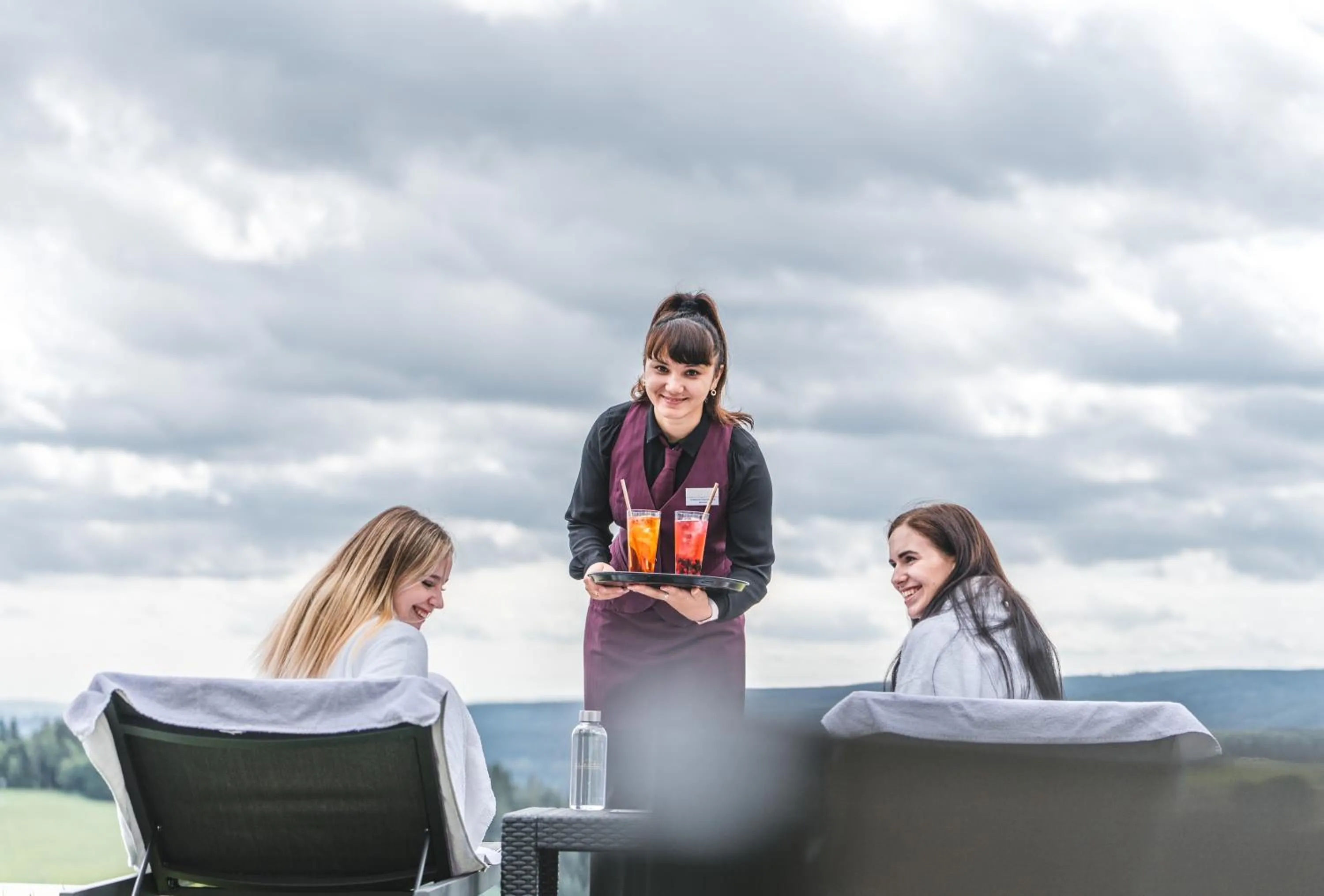 Swimming pool in Schwarzwald Wellnesshotel SAIGERHÖH I Spa Golf & Wandern über dem Titisee