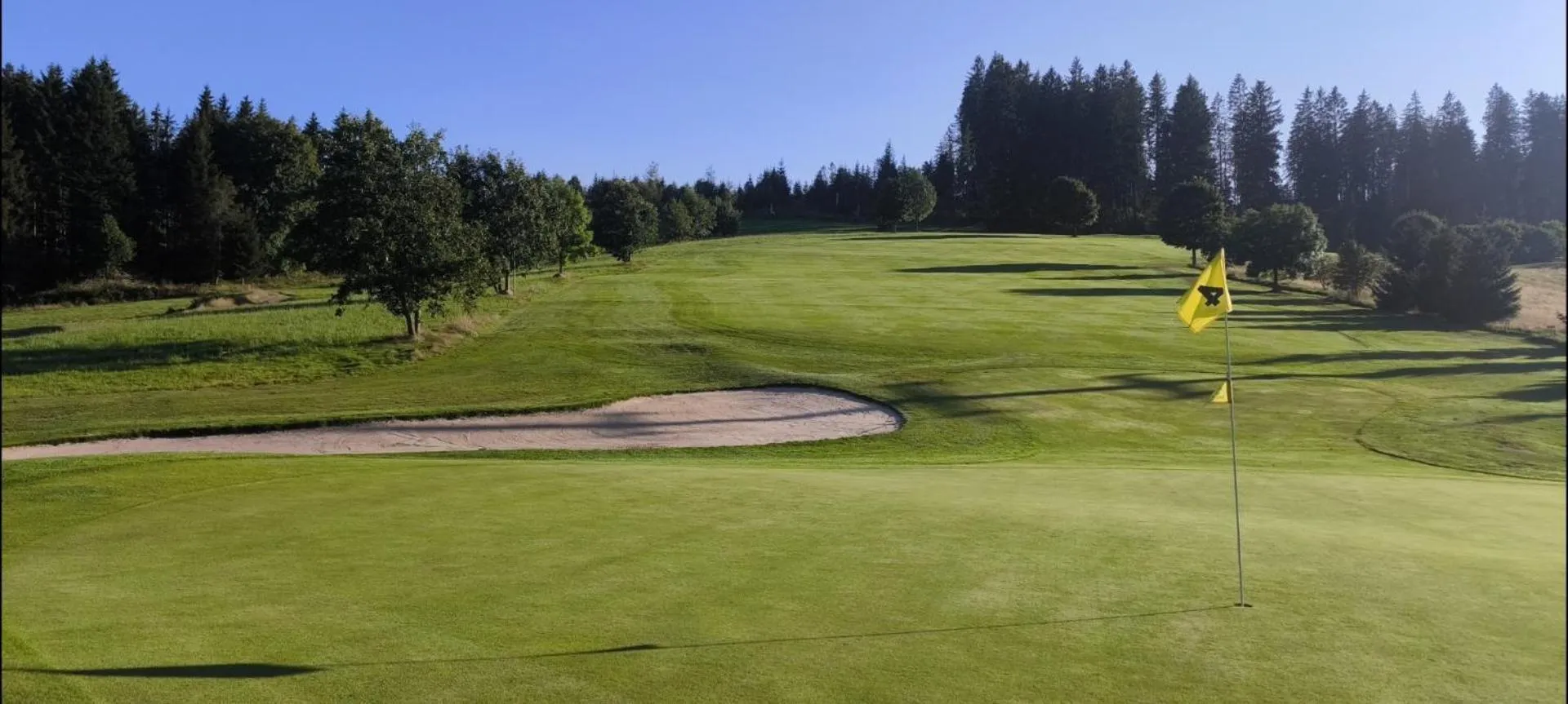 Golfcourse in Schwarzwald Wellnesshotel SAIGERHÖH I Spa Golf & Wandern über dem Titisee