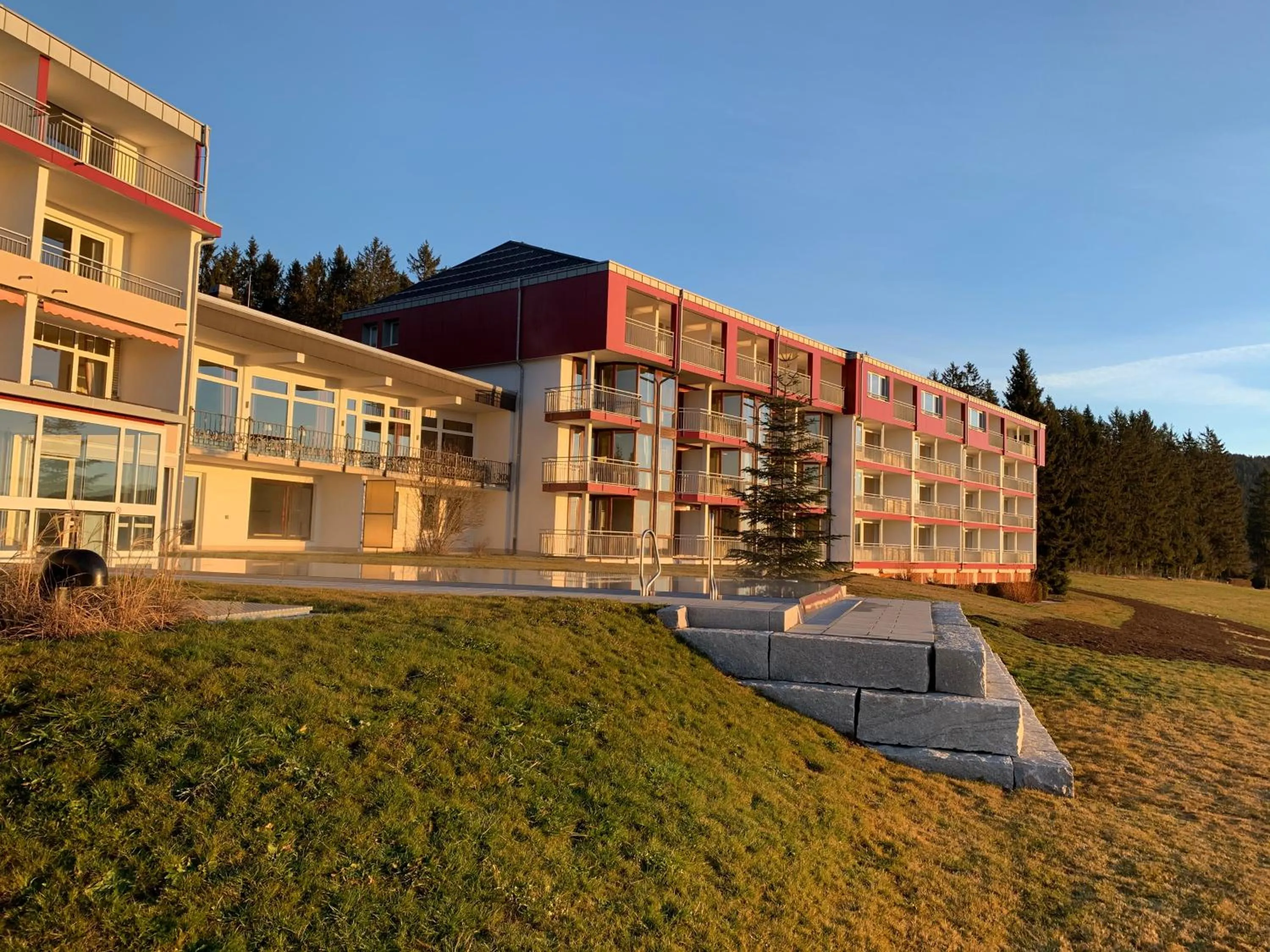 Swimming pool in Schwarzwald Wellnesshotel SAIGERHÖH I Spa Golf & Wandern über dem Titisee
