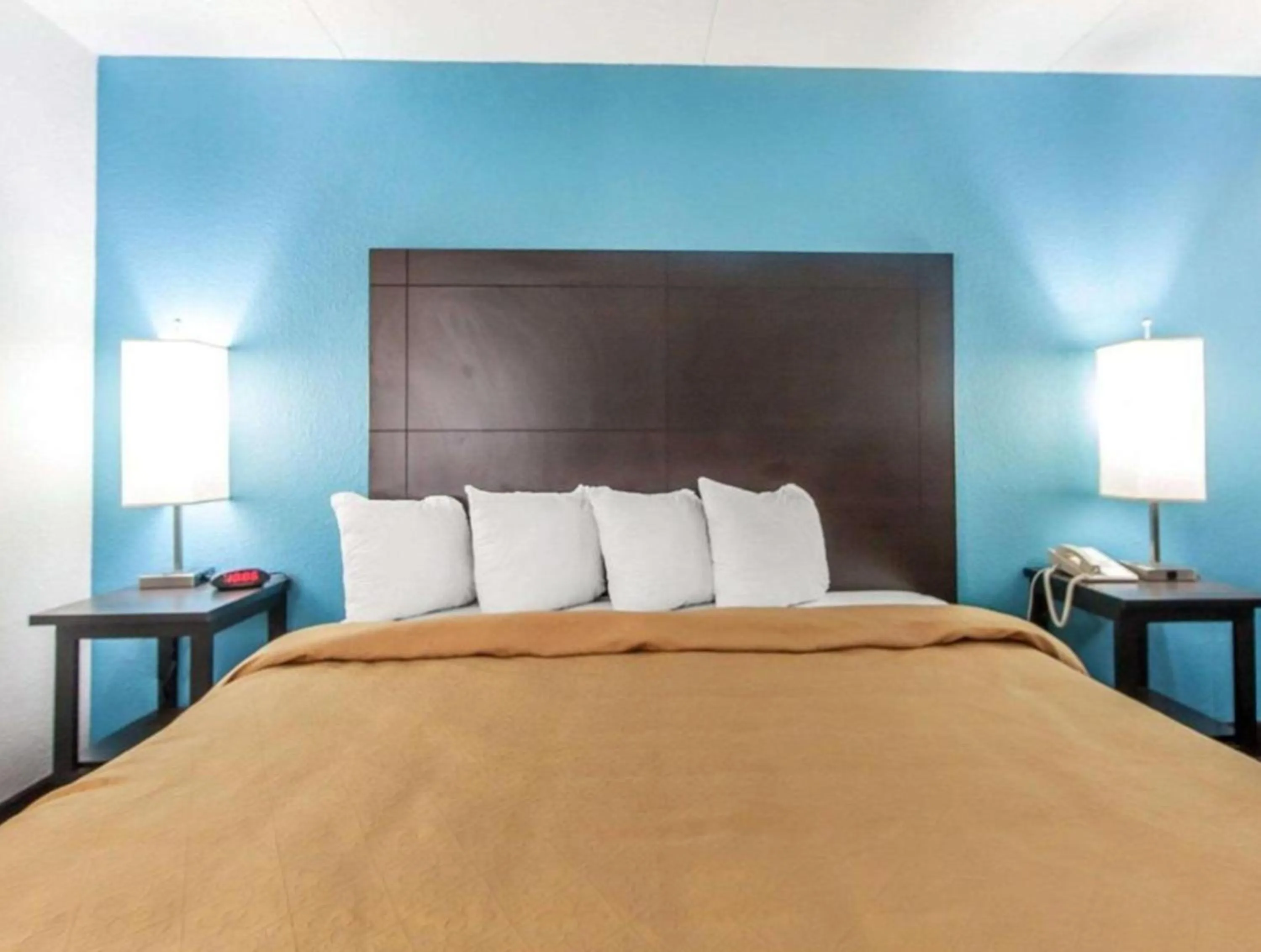 Bedroom, Bed in Quality Inn & Suites Jasper - Kimball