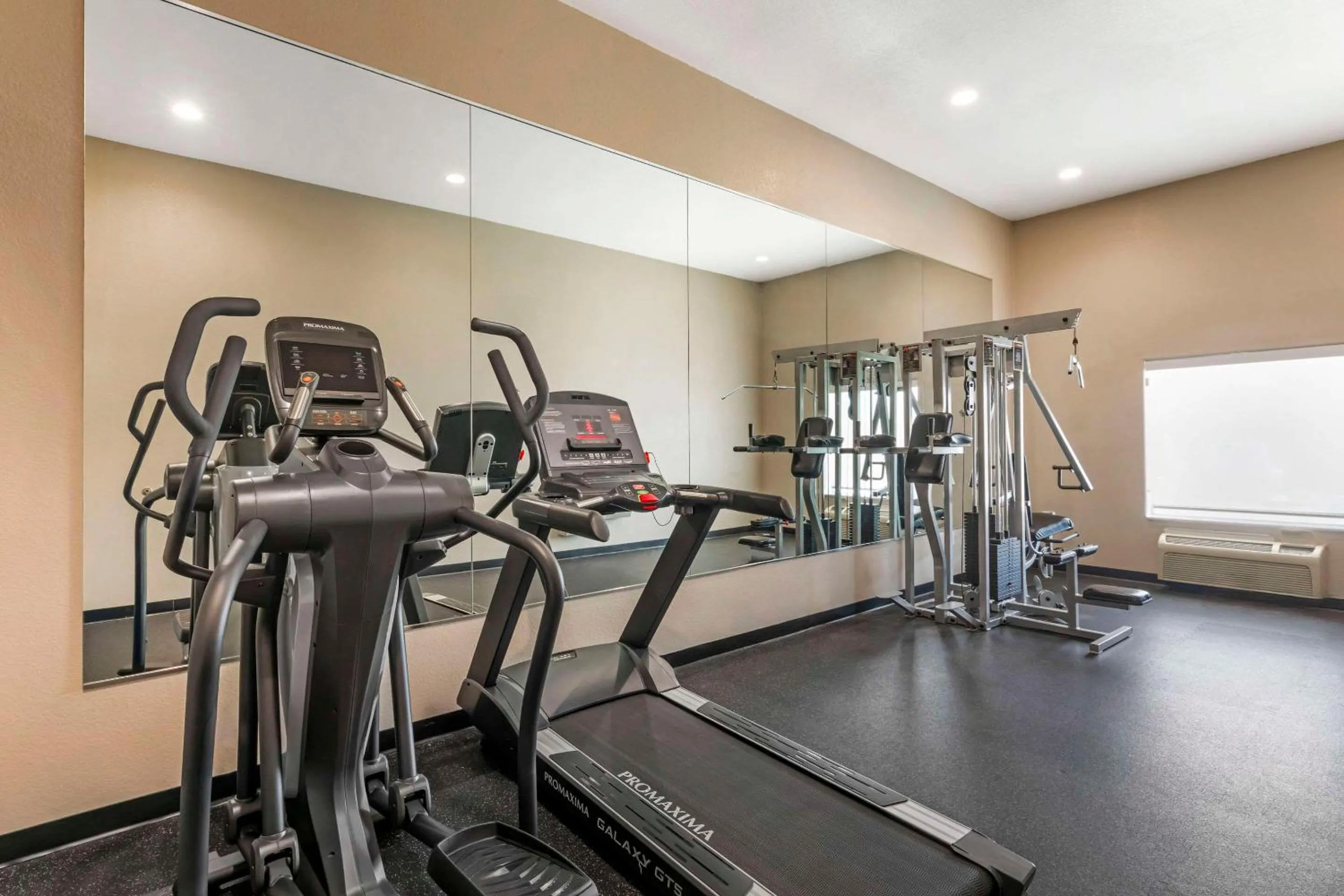 Fitness centre/facilities in Quality Inn and Suites Groesbeck