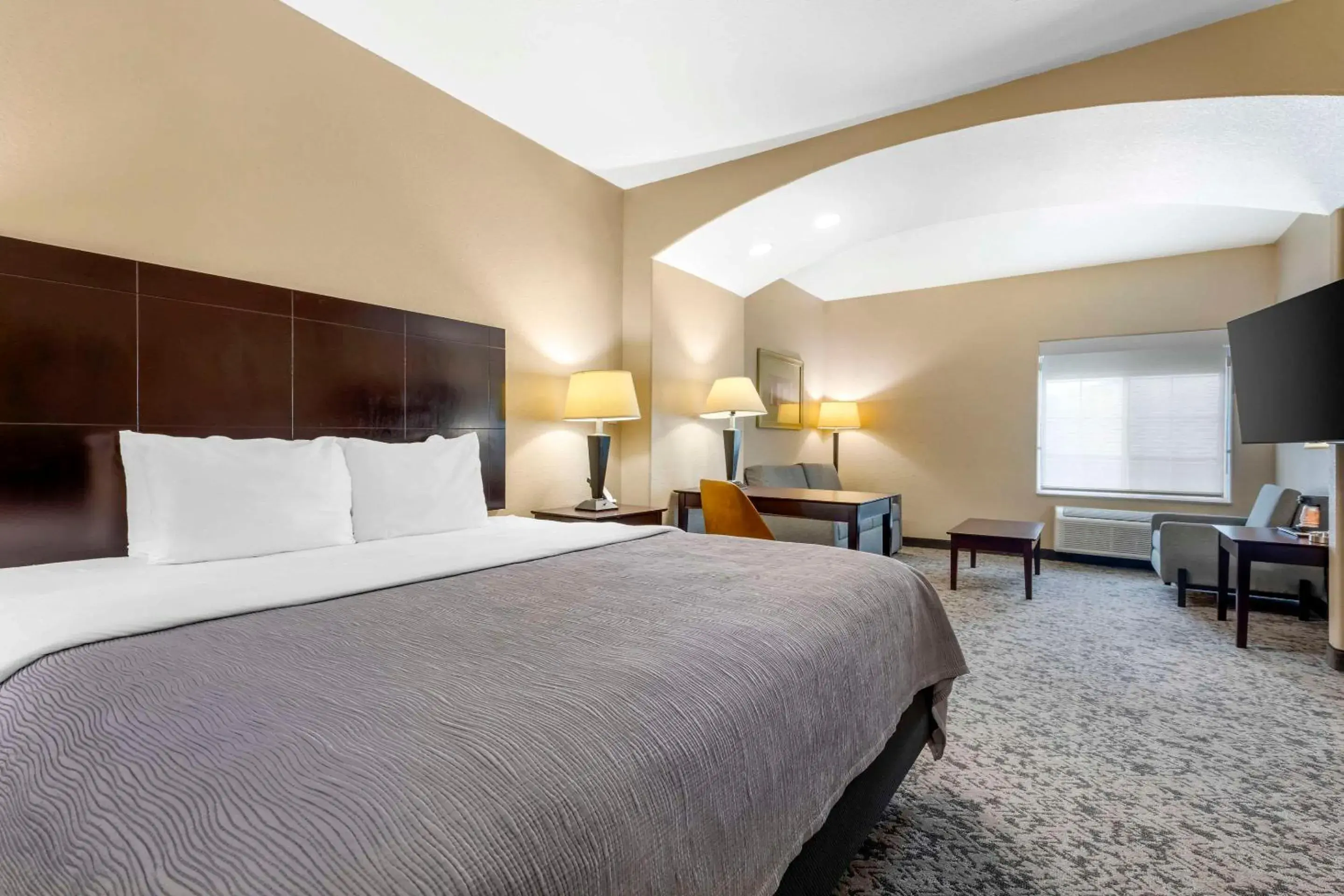 Bedroom, Bed in Quality Inn and Suites Groesbeck Bedroom, Bed in Quality Inn and Suites Groesbeck