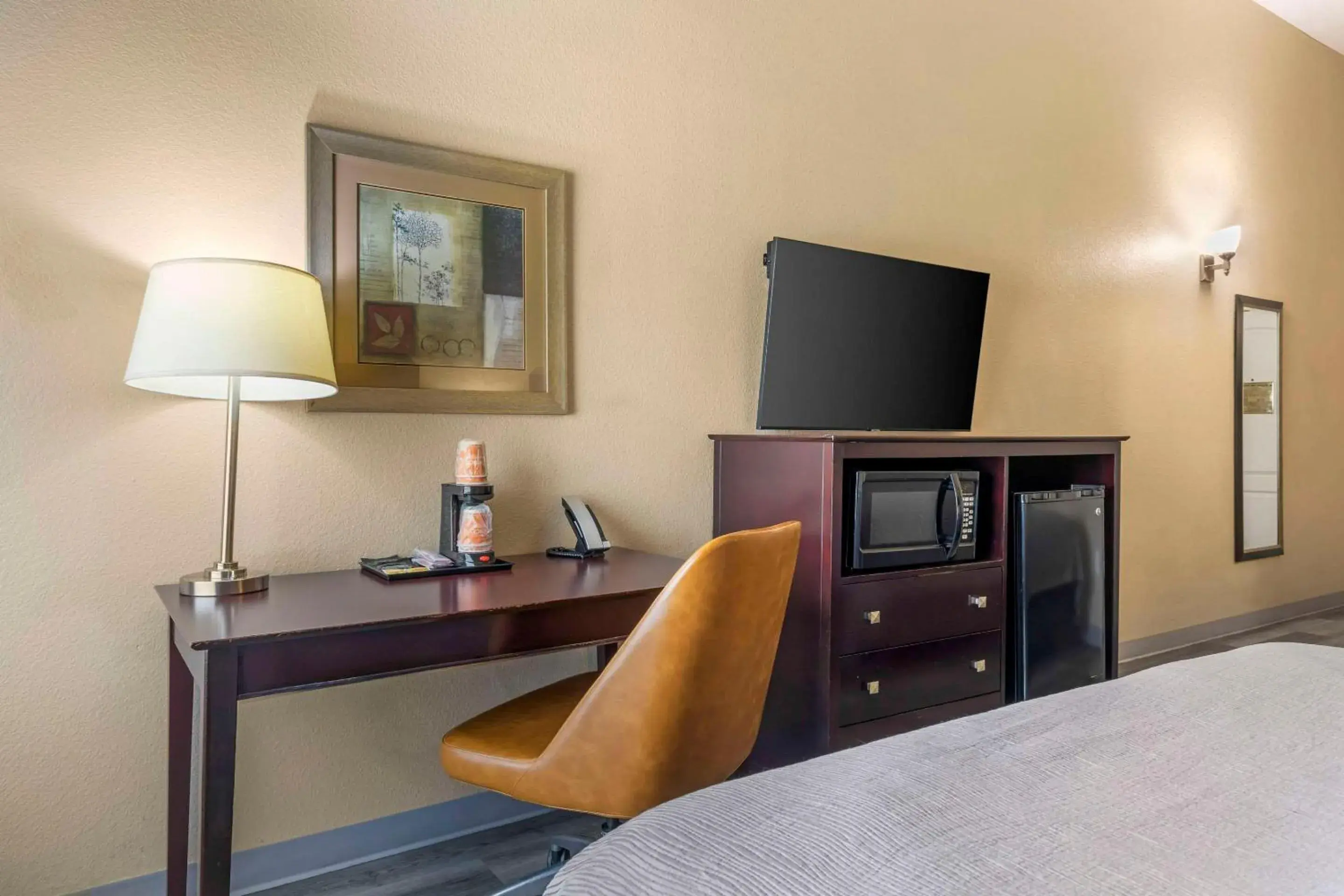 Bedroom, Bed in Quality Inn and Suites Groesbeck Bedroom, Bed in Quality Inn and Suites Groesbeck