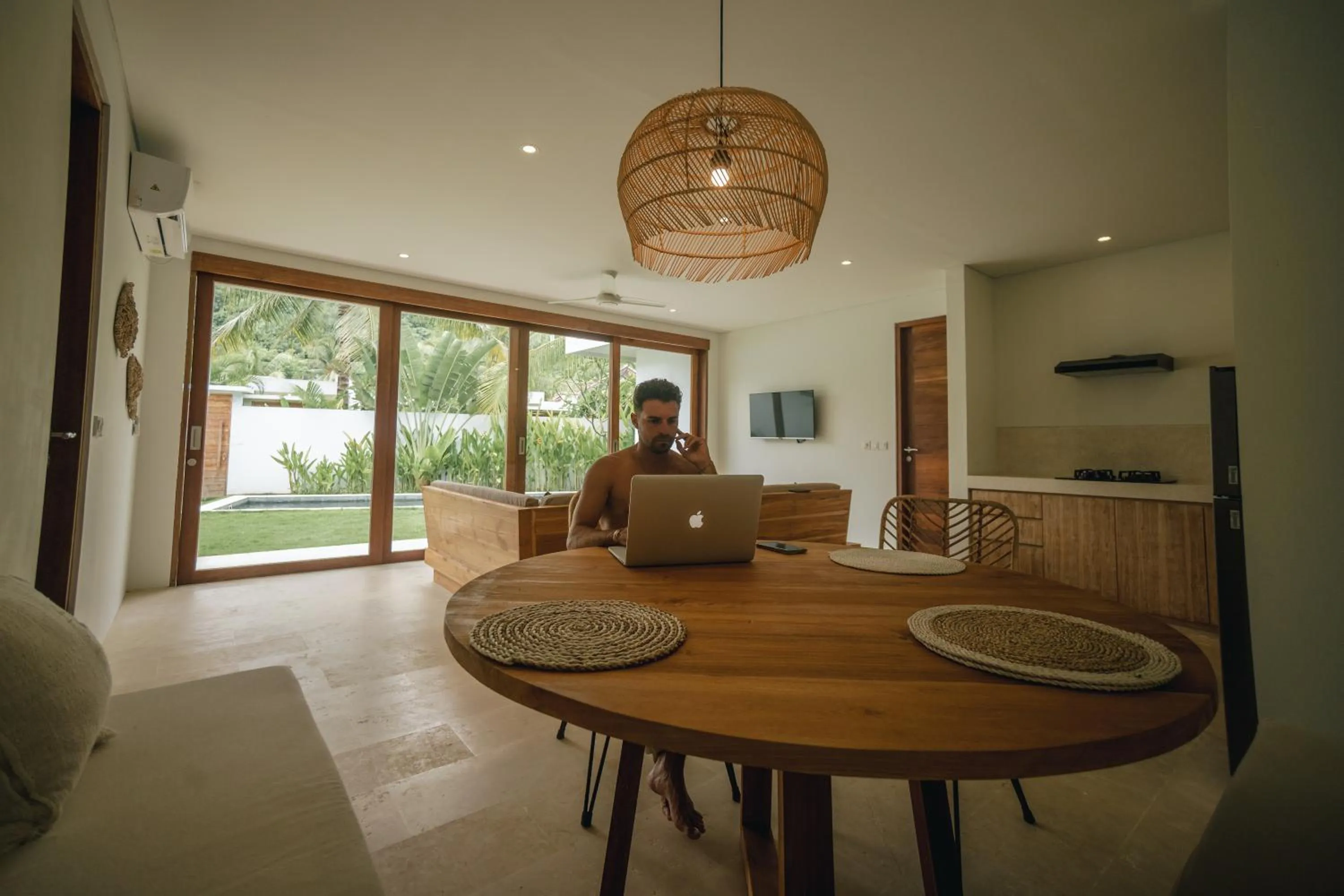 TV and multimedia in Kalea Villas