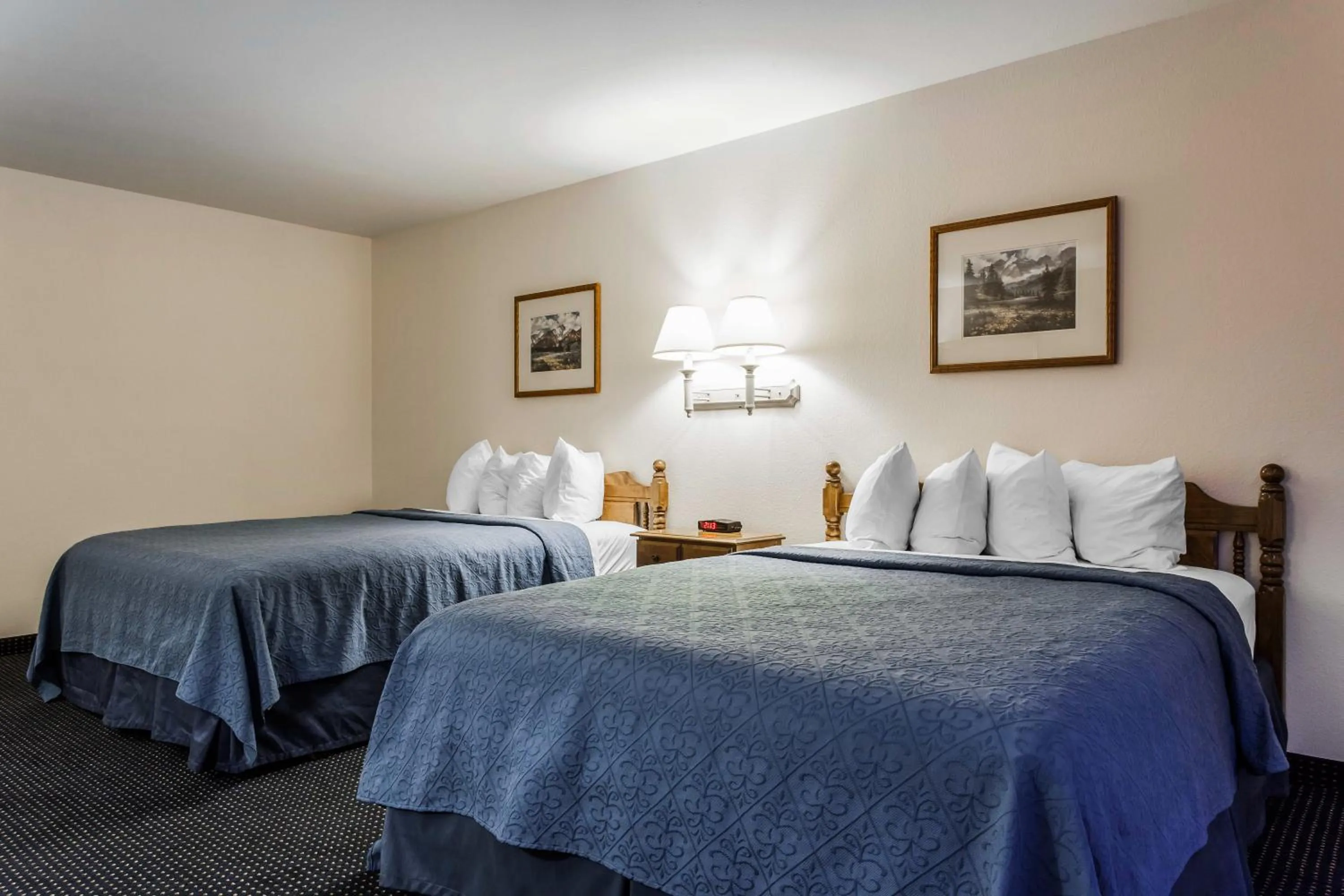 Photo of the whole room, Bed in Quality Inn & Suites Goldendale