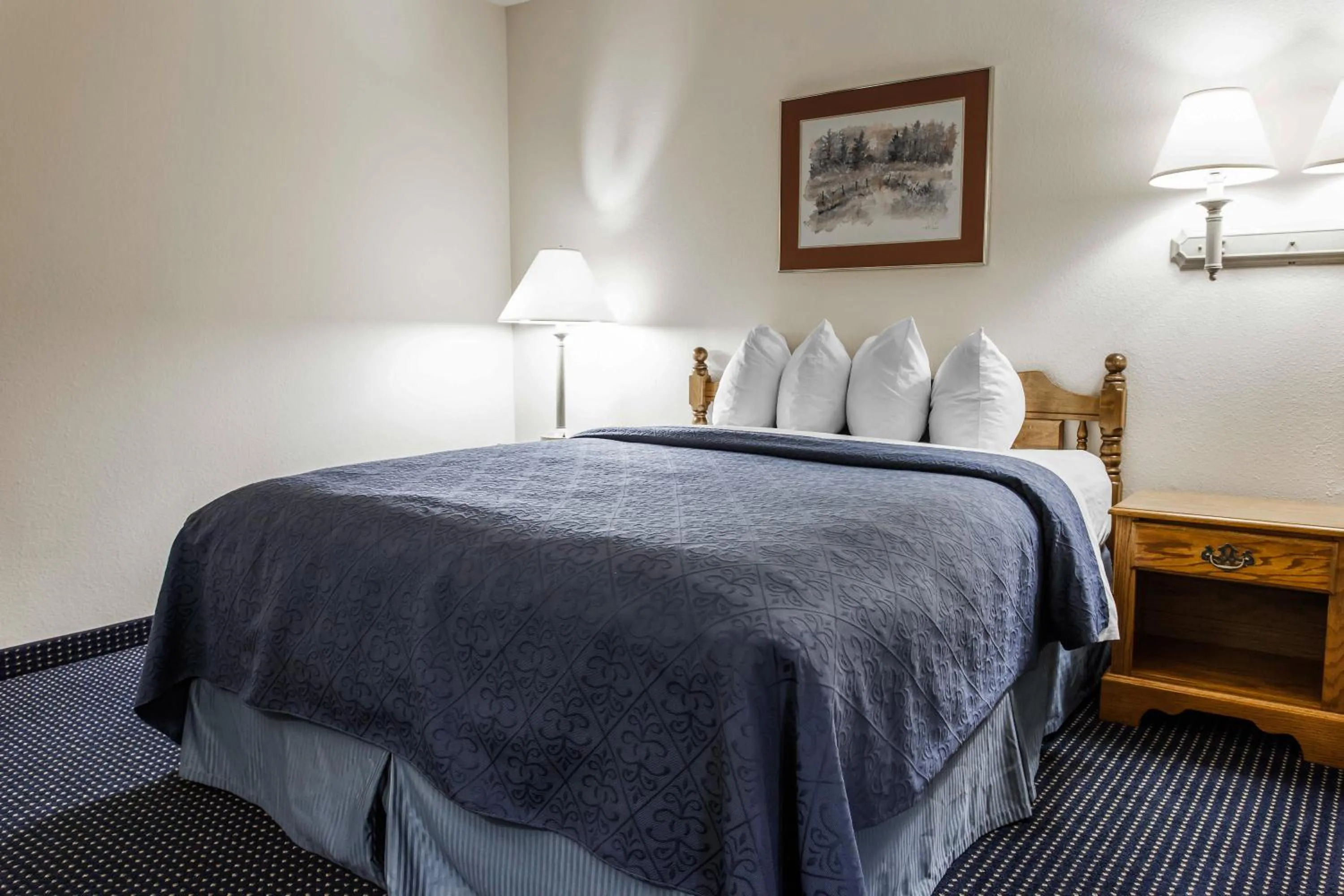 Photo of the whole room, Bed in Quality Inn & Suites Goldendale