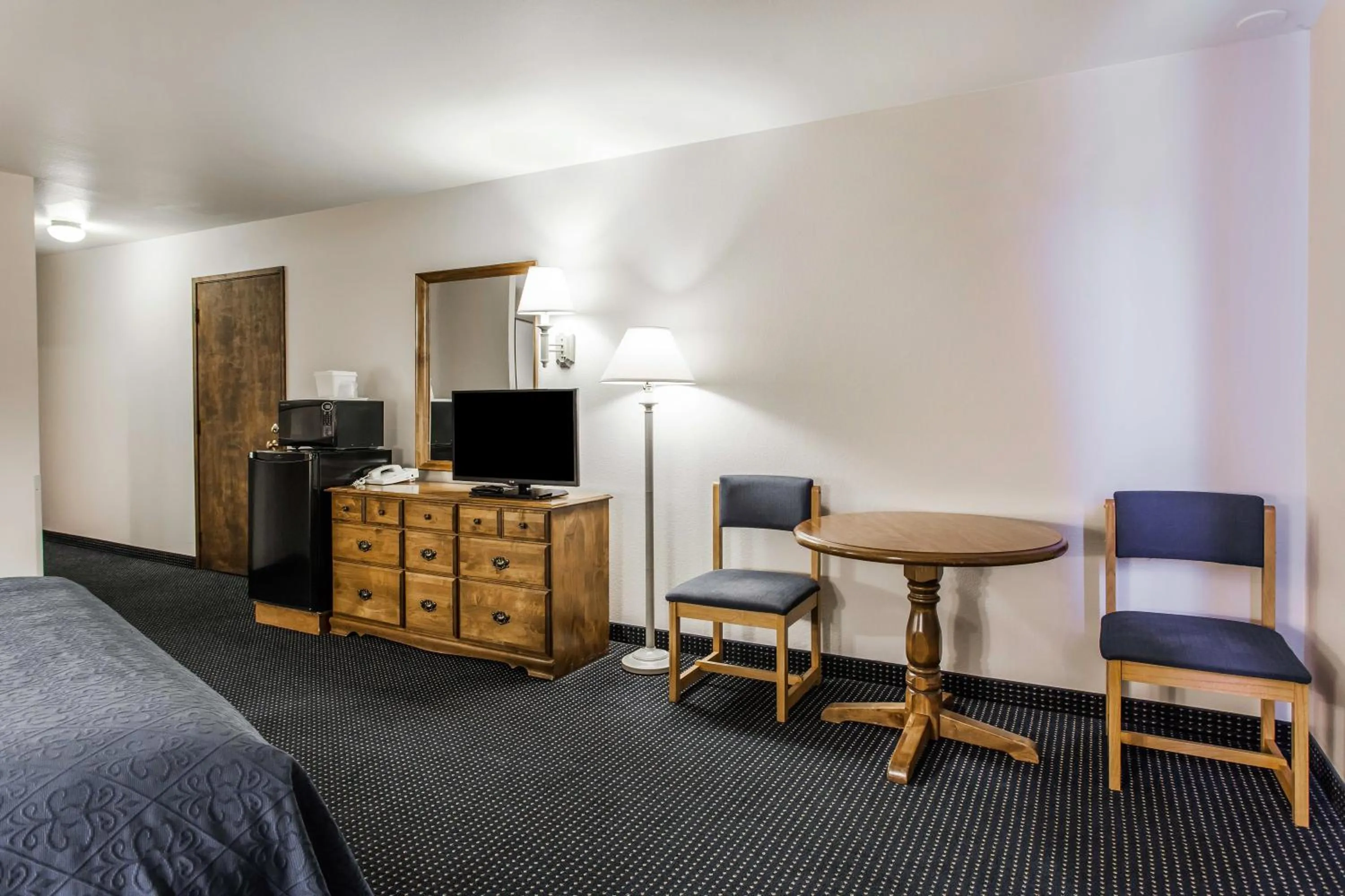 Photo of the whole room, Bed in Quality Inn & Suites Goldendale