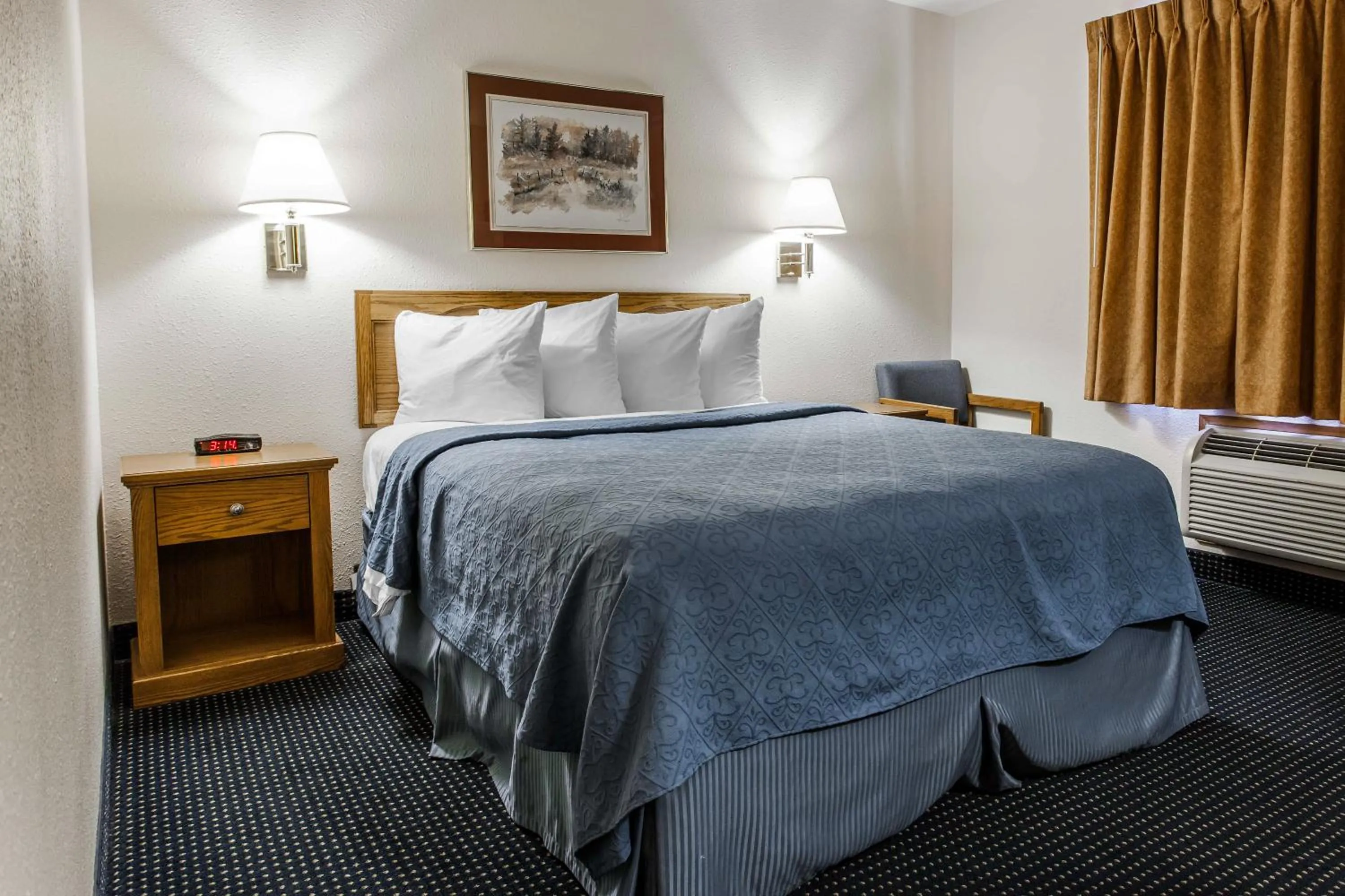 Photo of the whole room, Bed in Quality Inn & Suites Goldendale