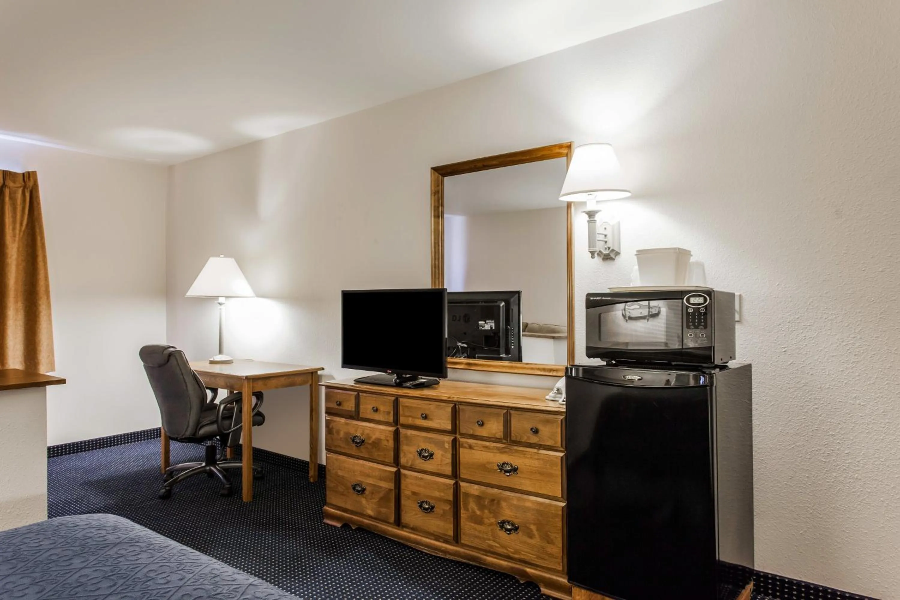 Photo of the whole room in Quality Inn & Suites Goldendale