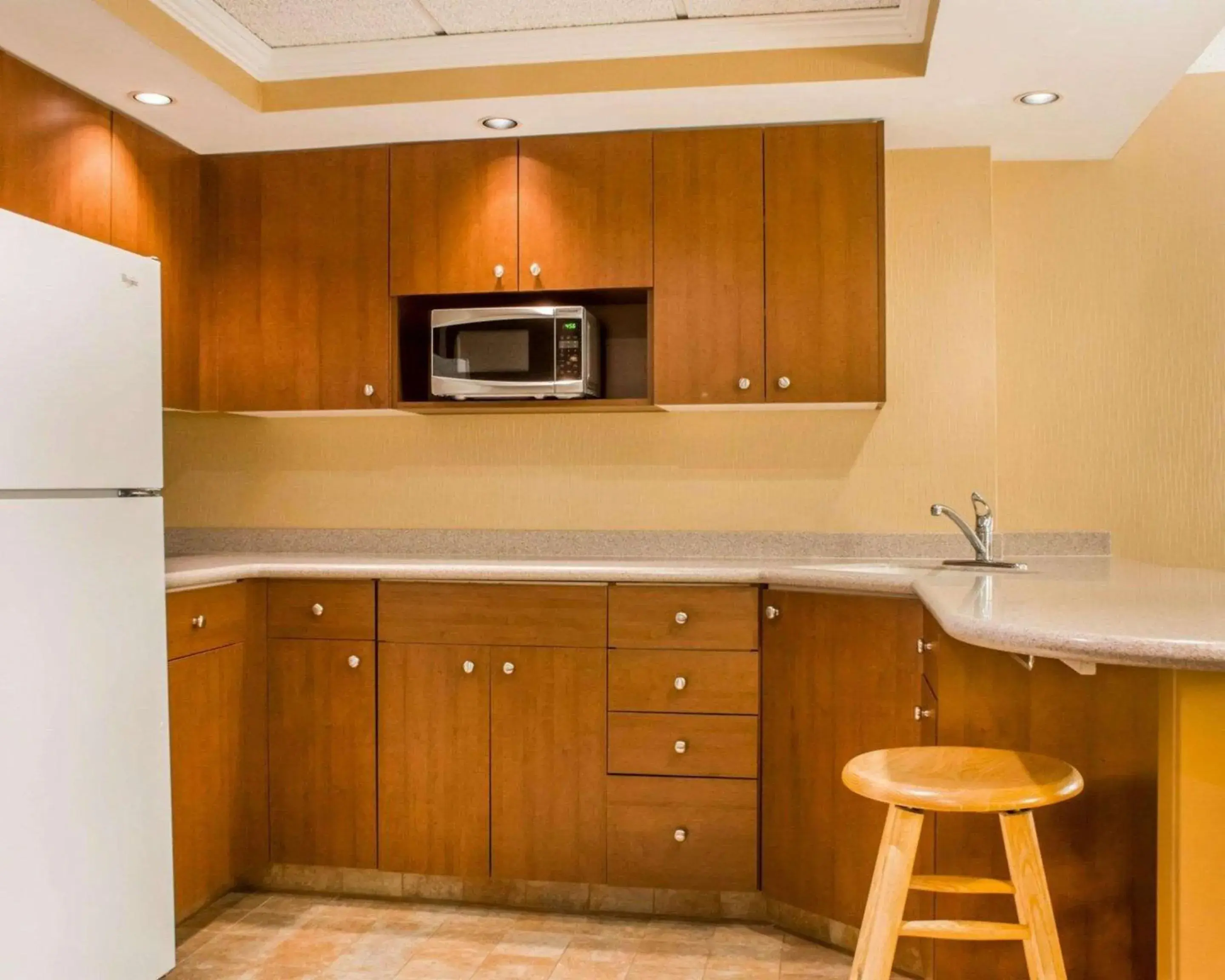 Bedroom in Clarion Hotel & Suites Riverfront Bedroom in Clarion Hotel & Suites Riverfront