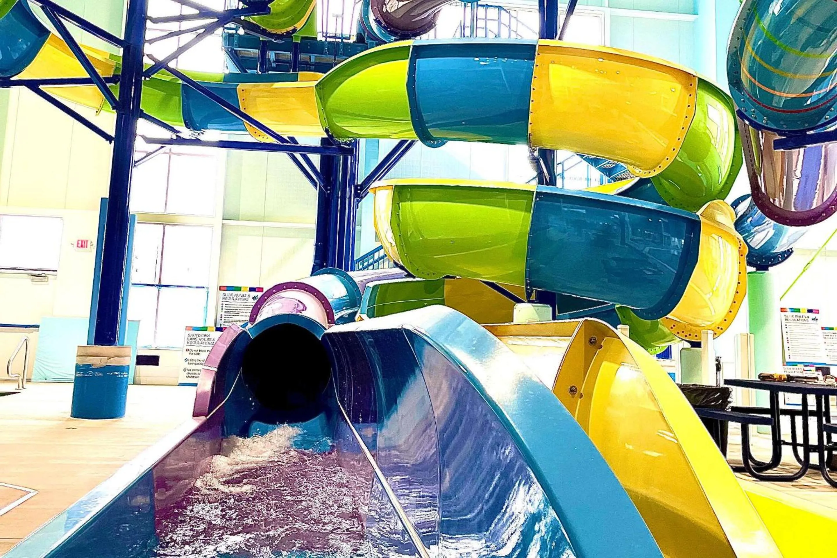 Swimming pool in Clarion Hotel & Suites Riverfront