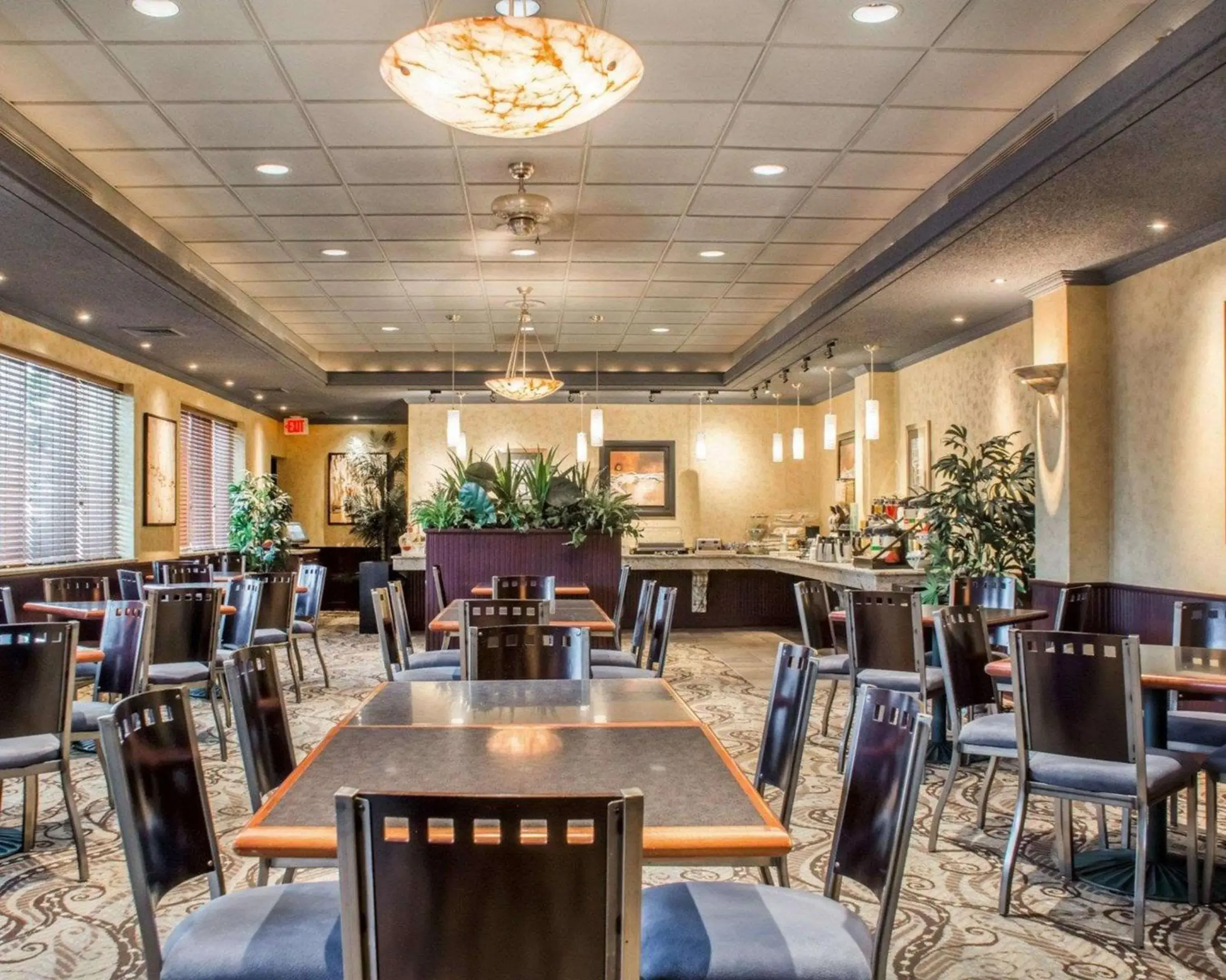 Restaurant/places to eat in Clarion Hotel & Suites Riverfront Restaurant/places to eat in Clarion Hotel & Suites Riverfront