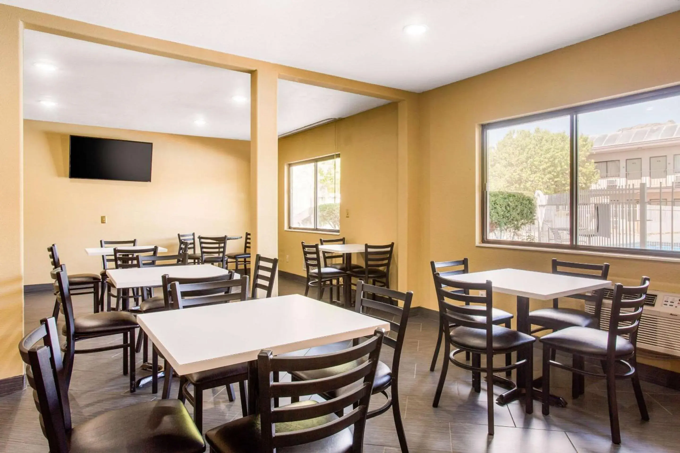 Restaurant/places to eat in Quality Inn Stateline Restaurant/places to eat in Quality Inn Stateline