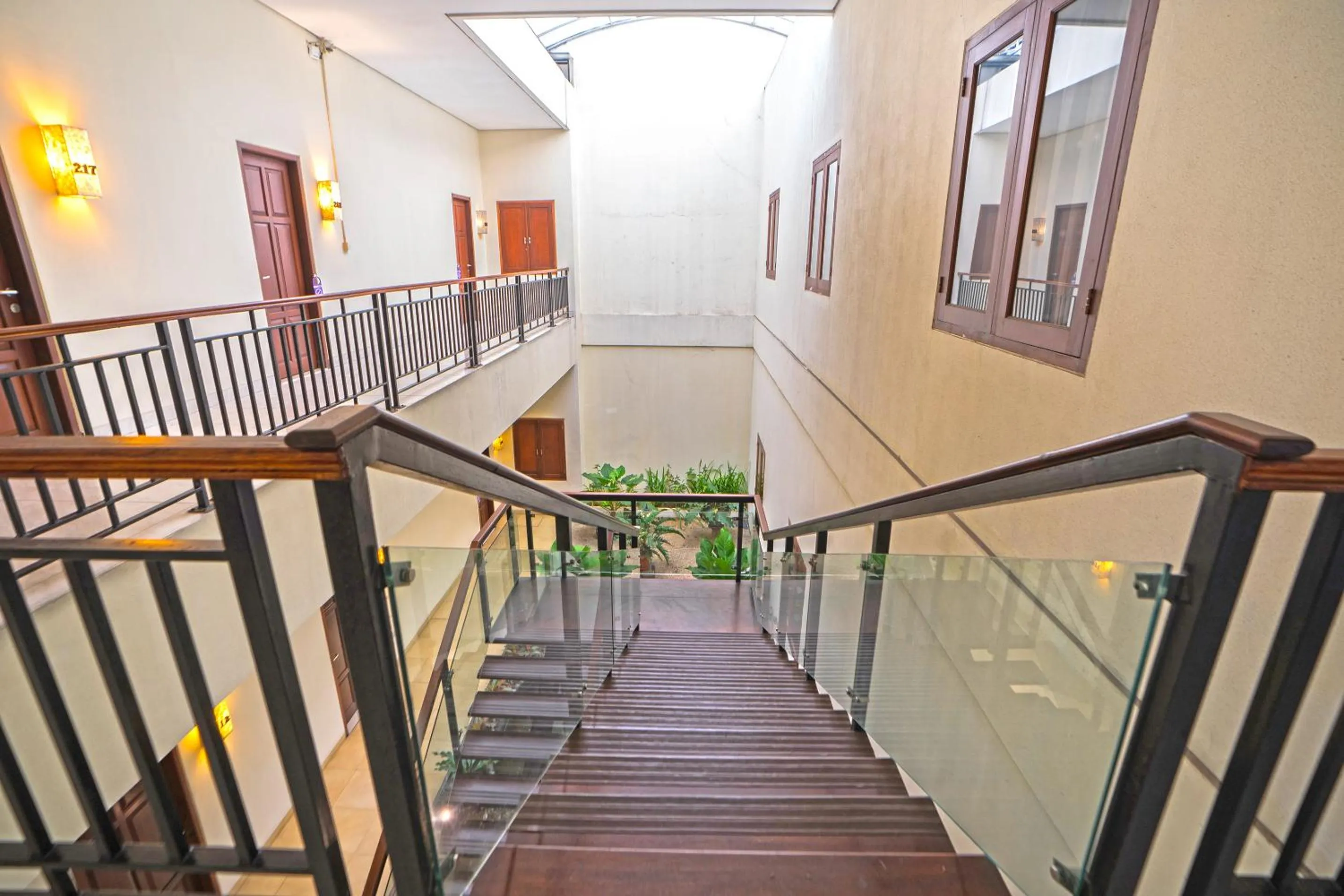 Area and facilities in Jambuluwuk Mansion Pakubuwono