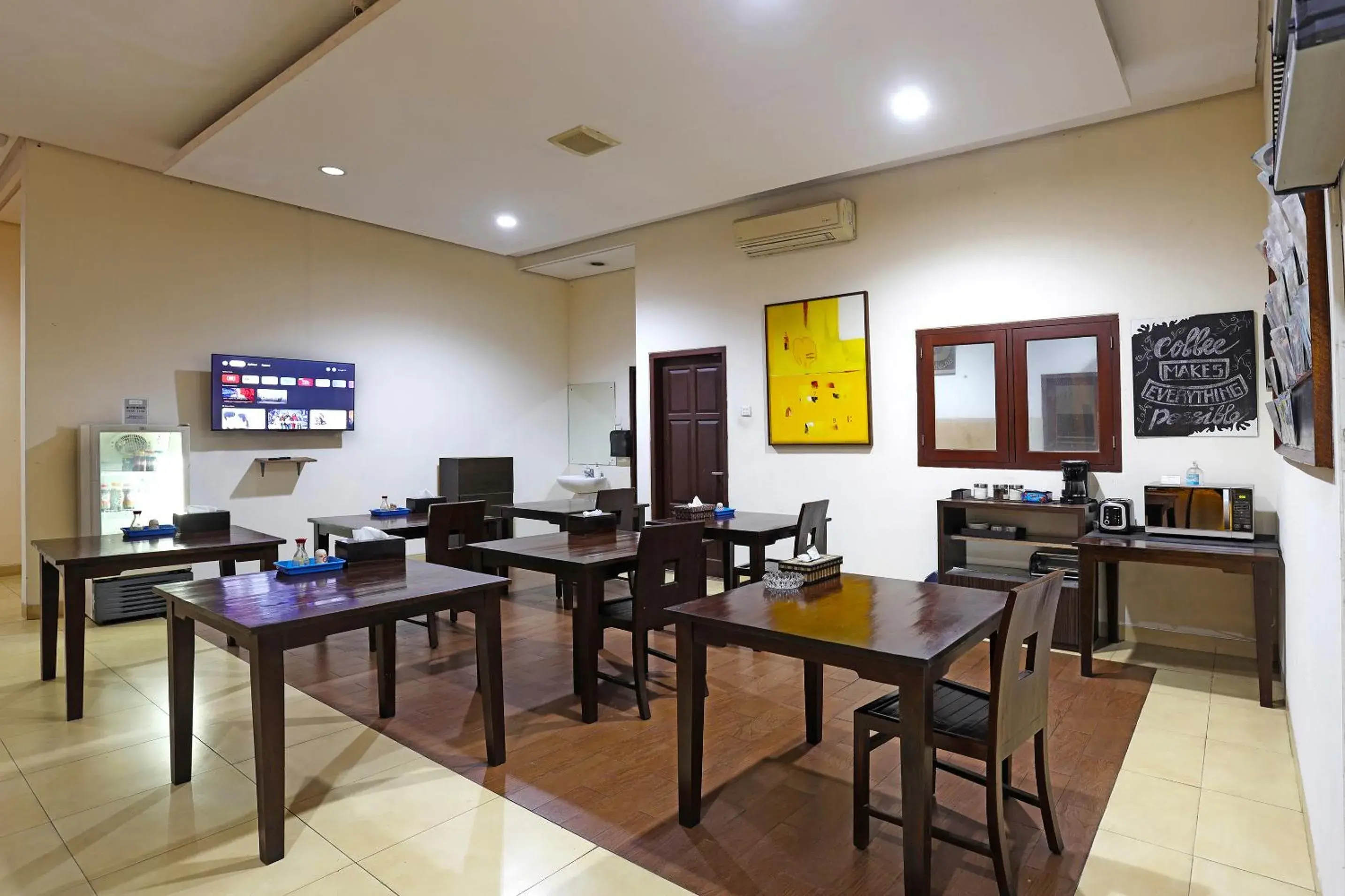 Restaurant/places to eat in Jambuluwuk Mansion Pakubuwono Restaurant/places to eat in Jambuluwuk Mansion Pakubuwono