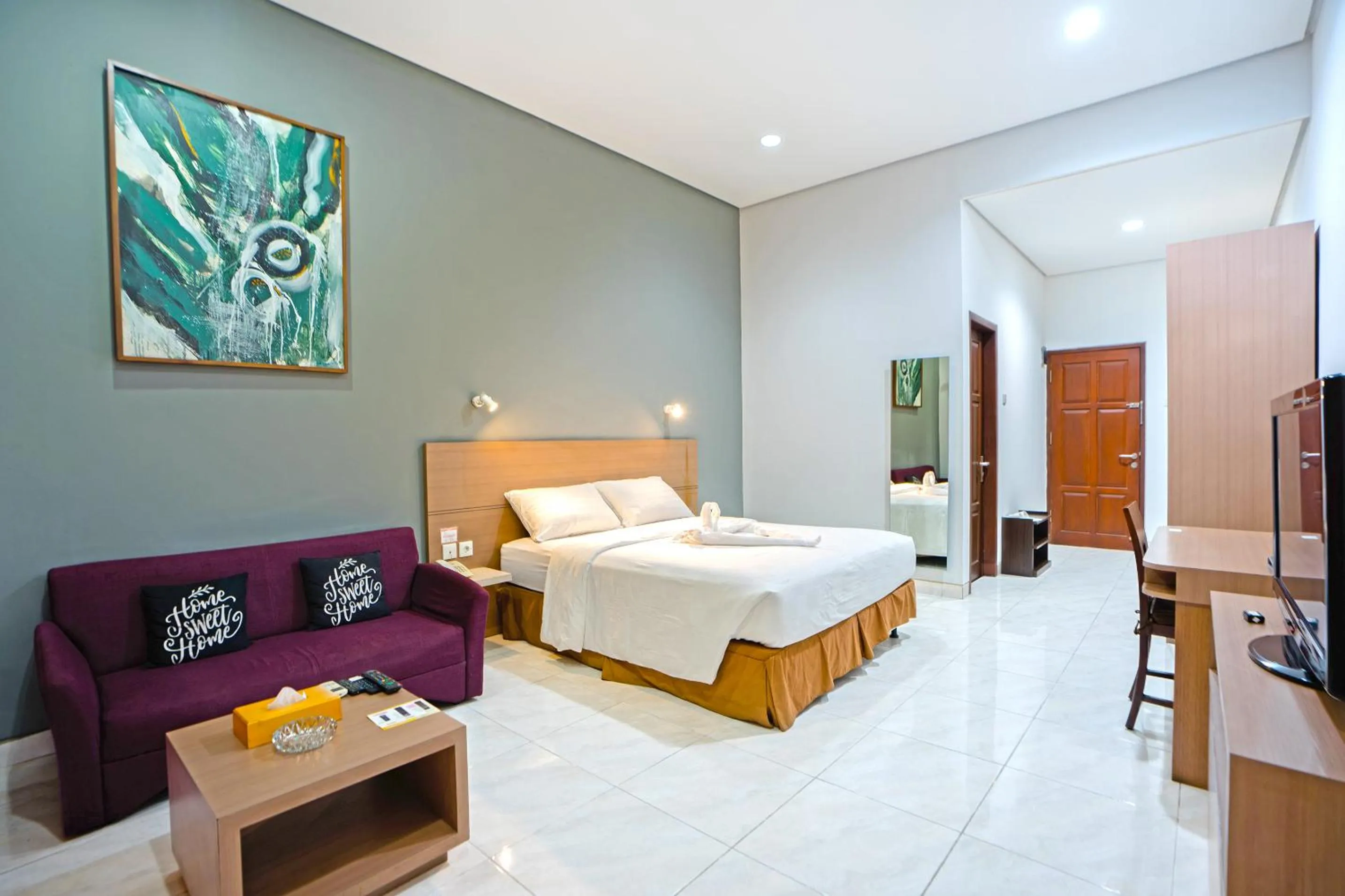 Bedroom, Bed in Jambuluwuk Mansion Pakubuwono