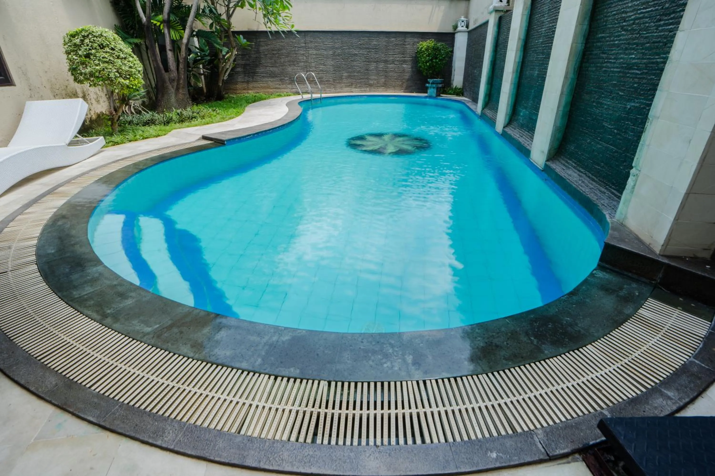 Swimming pool in Jambuluwuk Residence Menteng