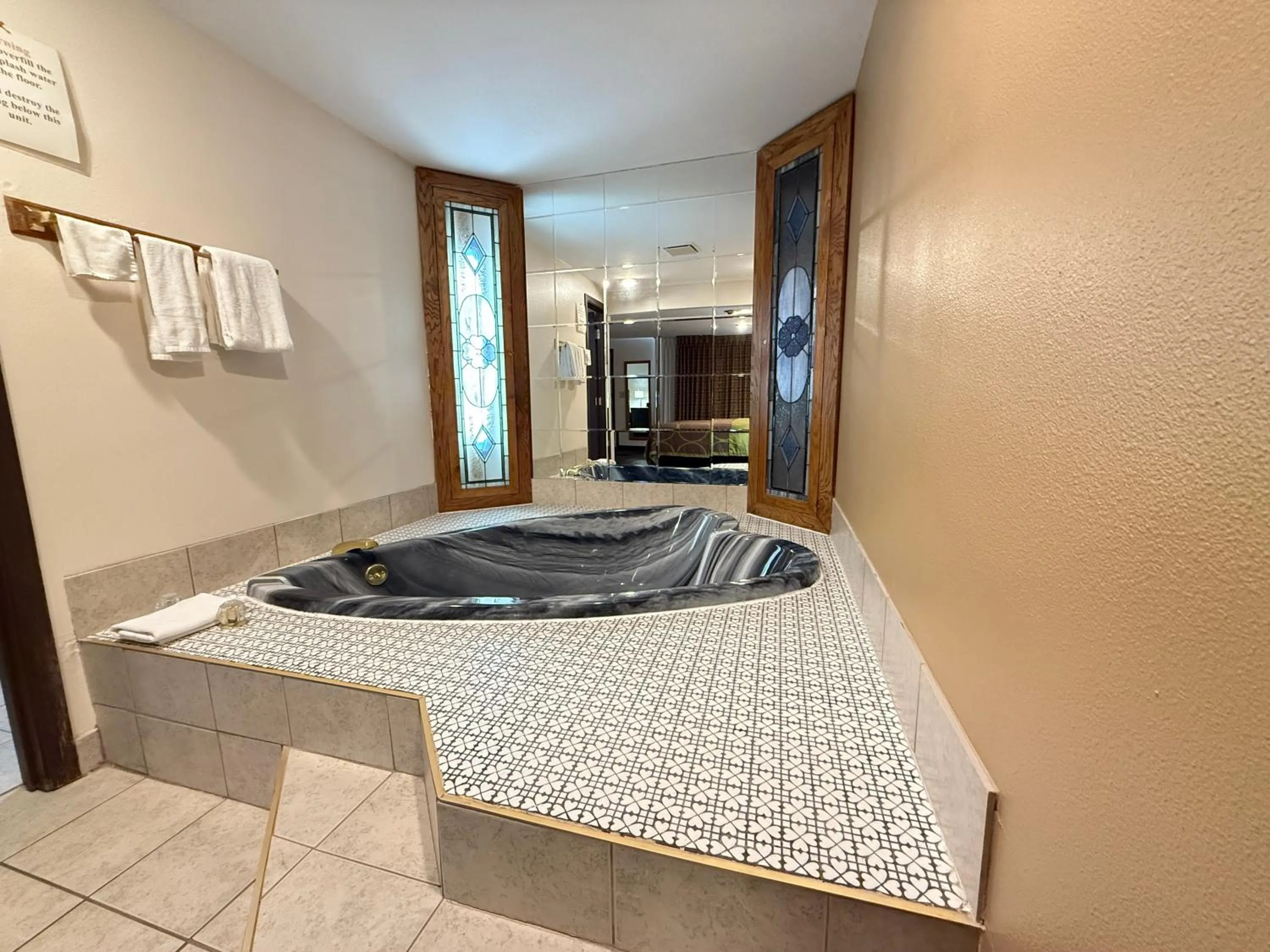 Hot Tub in Hardin Lodge By Capital O Little Bighorn Battlefield I-90