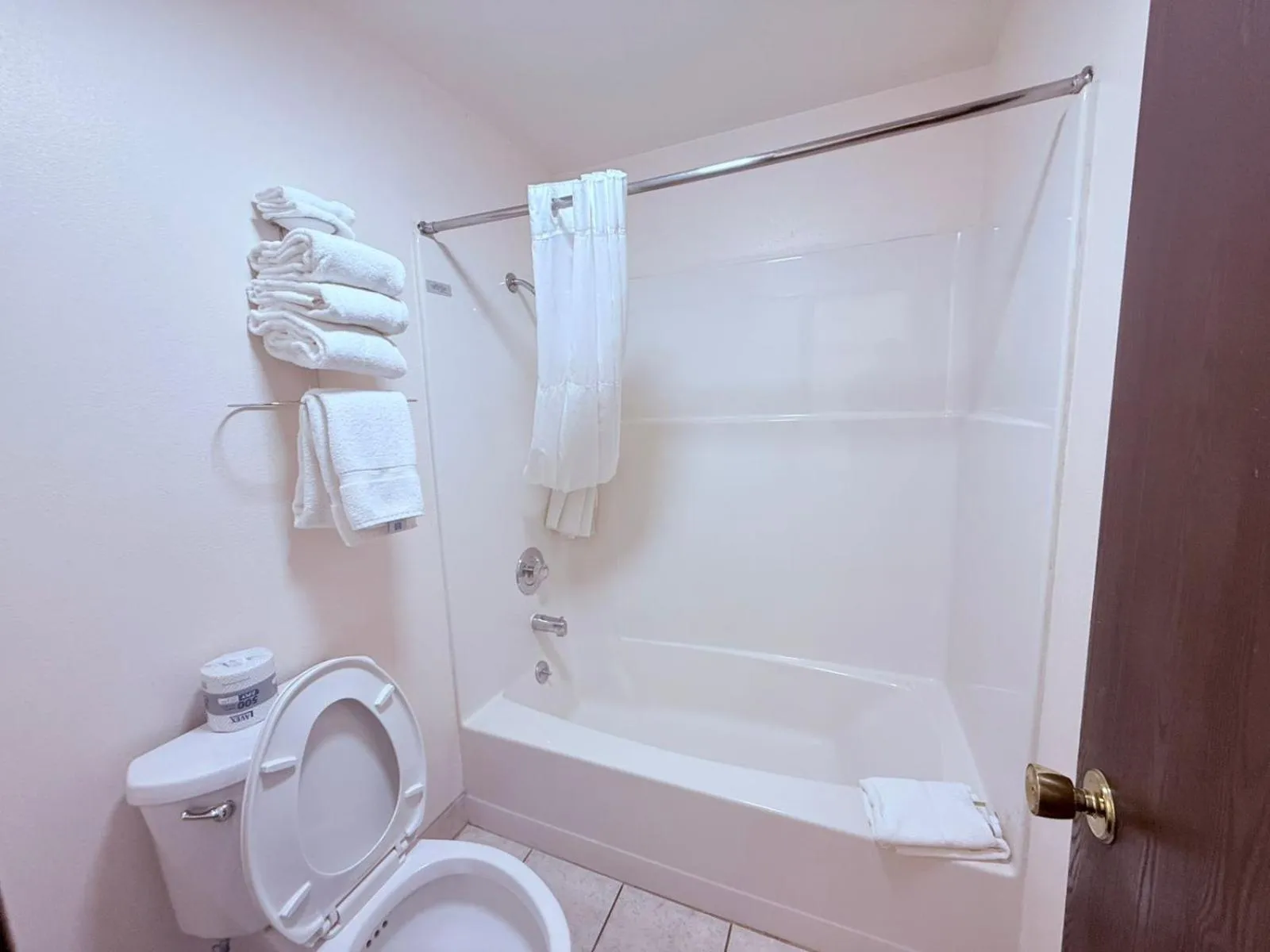 Bathroom in Hardin Lodge By Capital O Little Bighorn Battlefield I-90