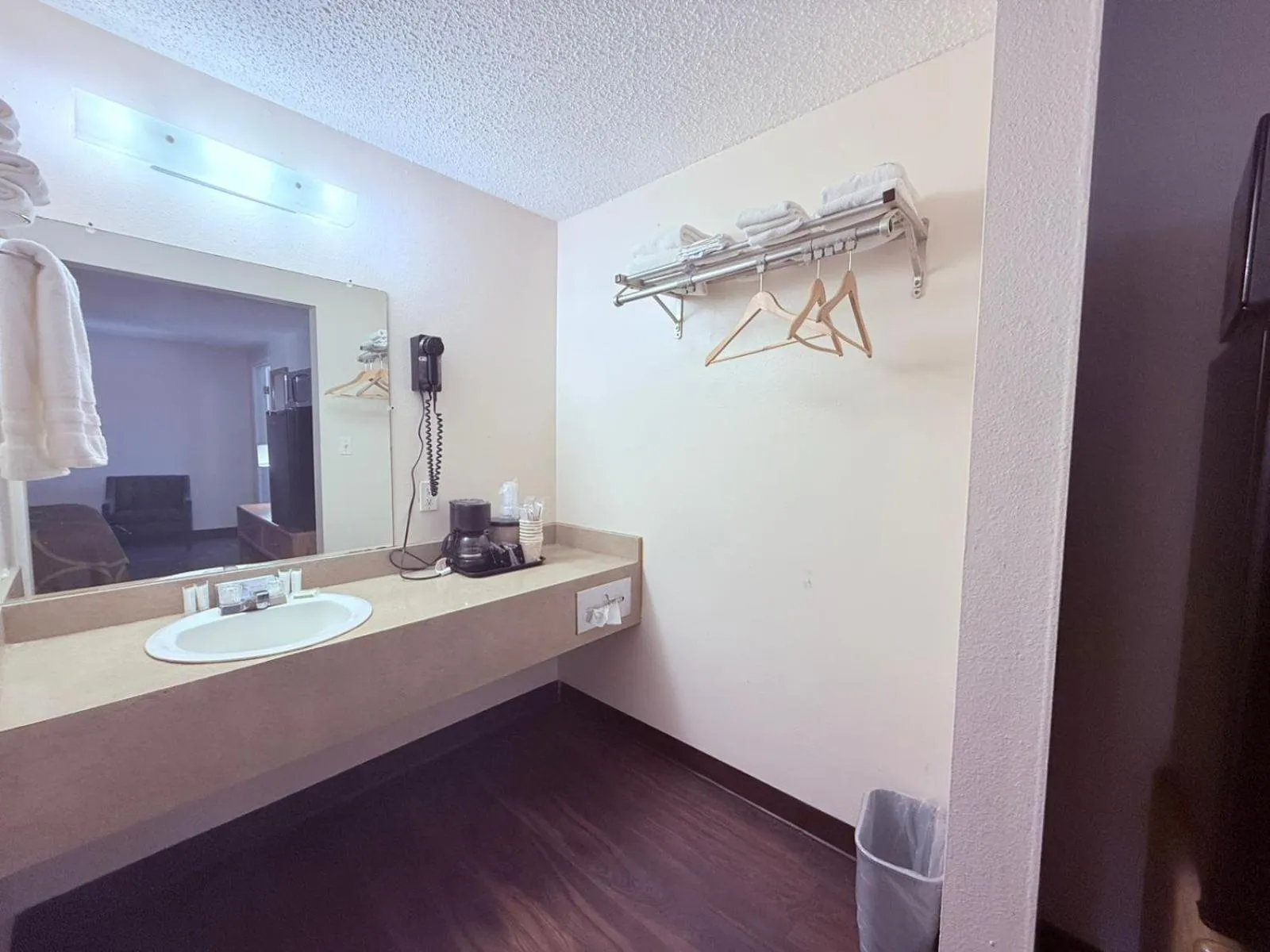 Bathroom in Hardin Lodge By Capital O Little Bighorn Battlefield I-90