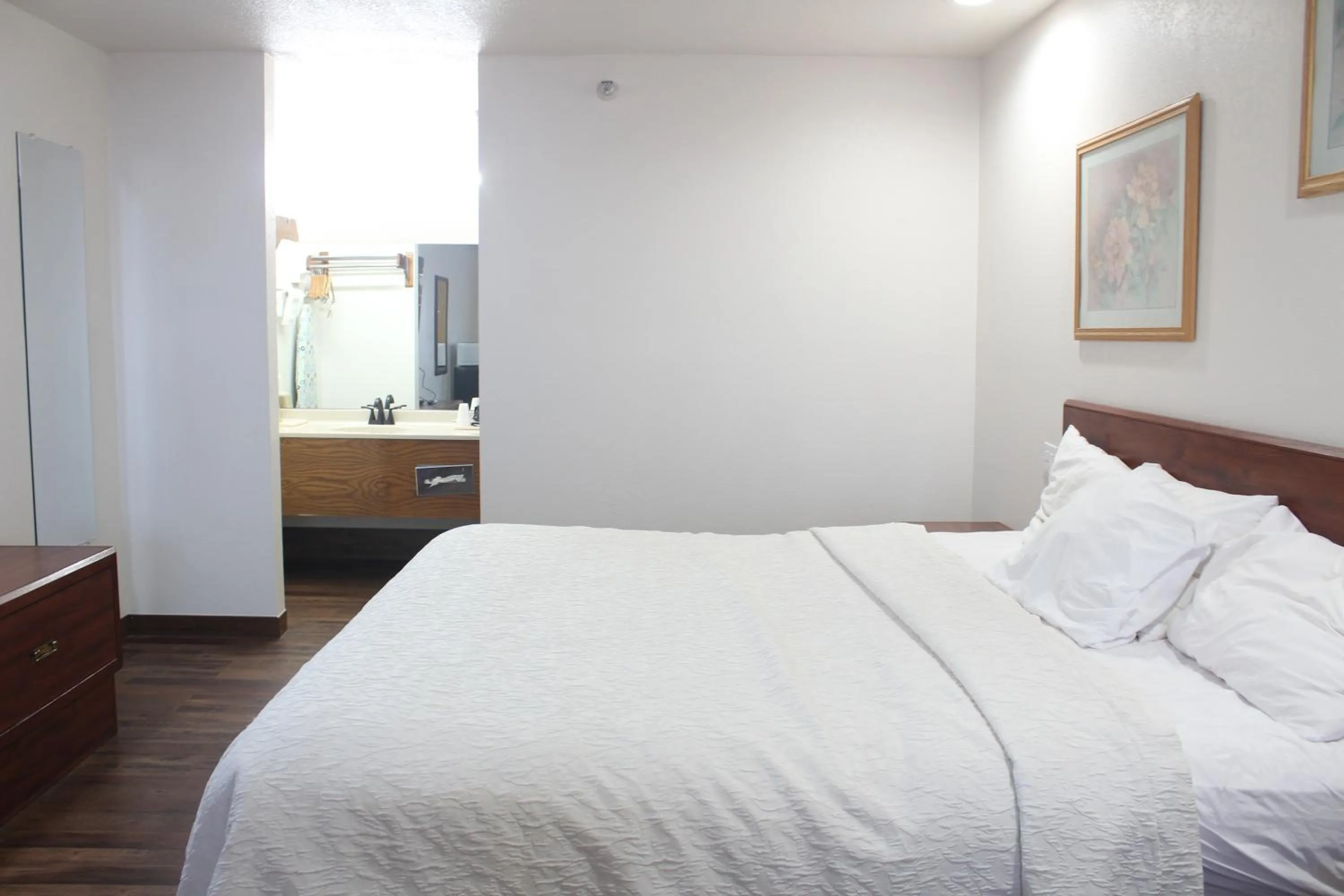 Bed in Rodeway Inn Tucumcari