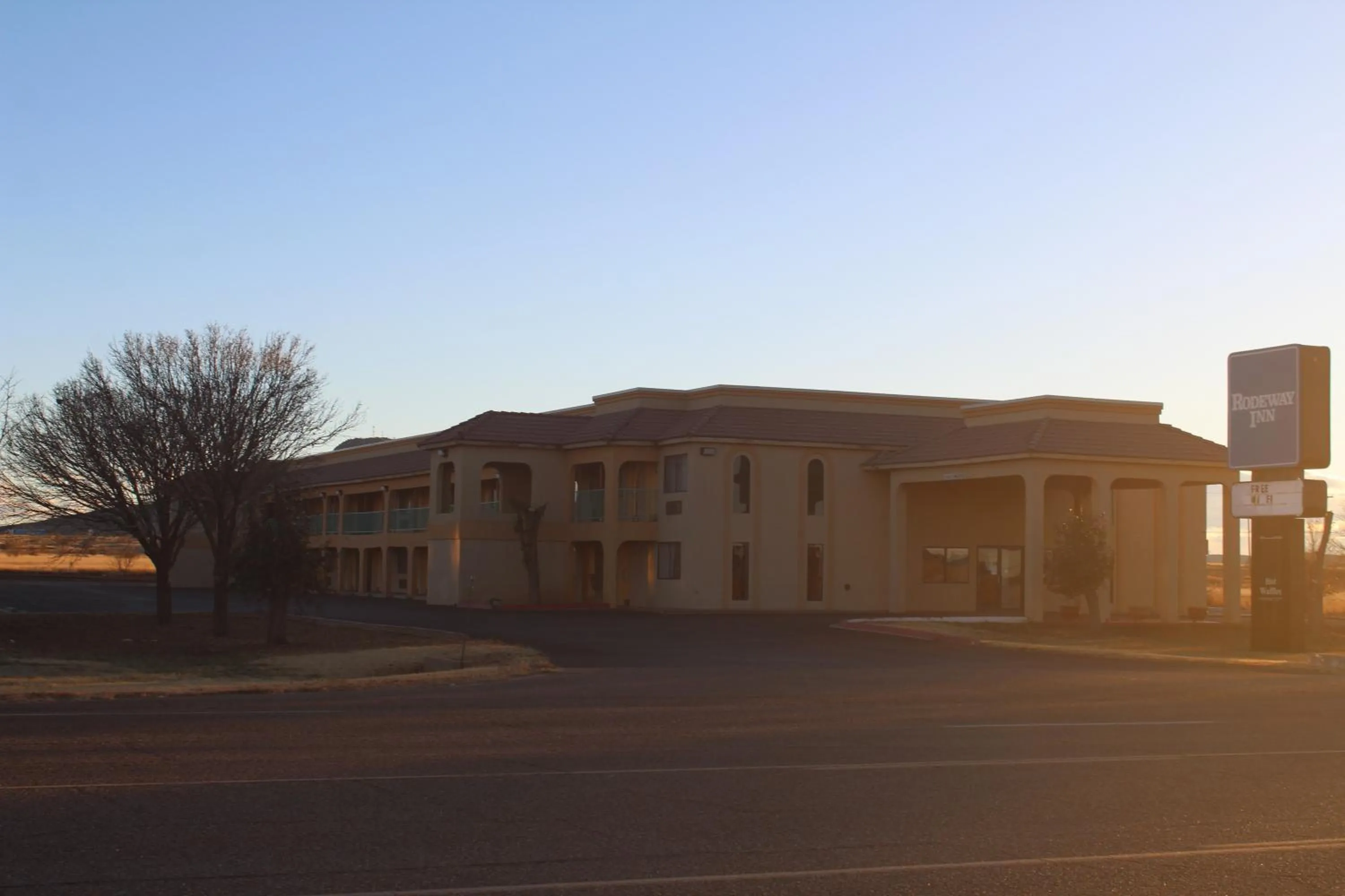 Property building in Rodeway Inn Tucumcari