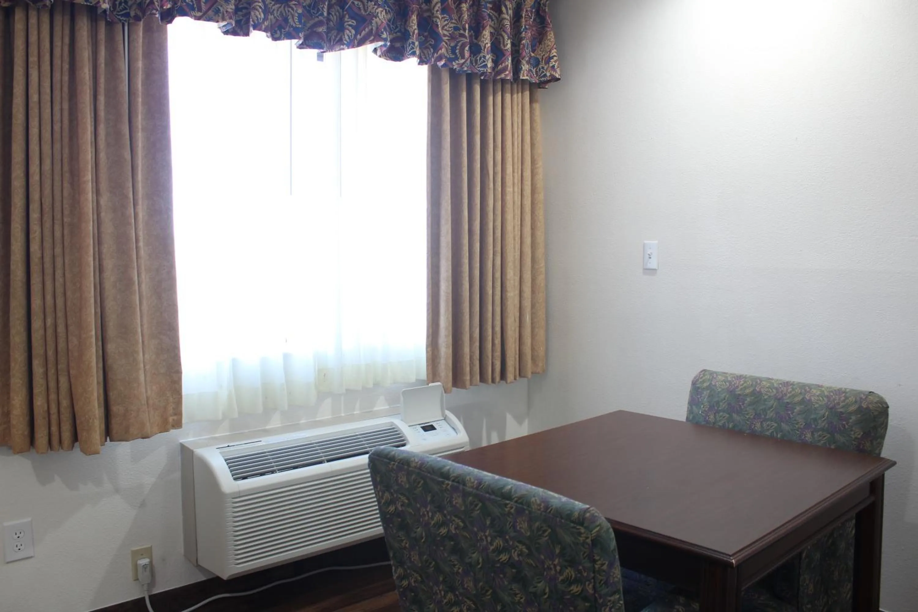 Seating area in Rodeway Inn Tucumcari