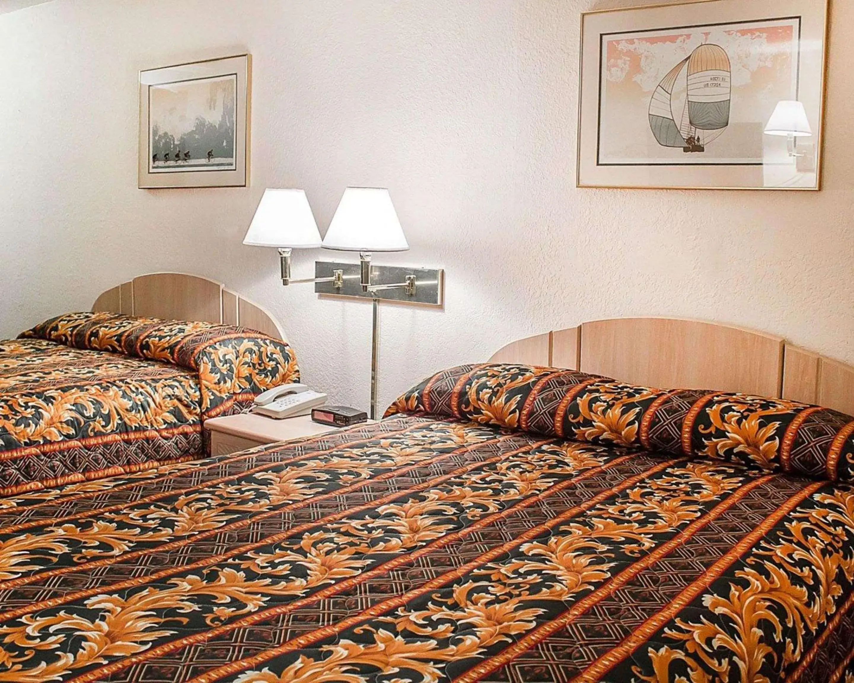 Photo of the whole room, Bed in Rodeway Inn Photo of the whole room, Bed in Rodeway Inn