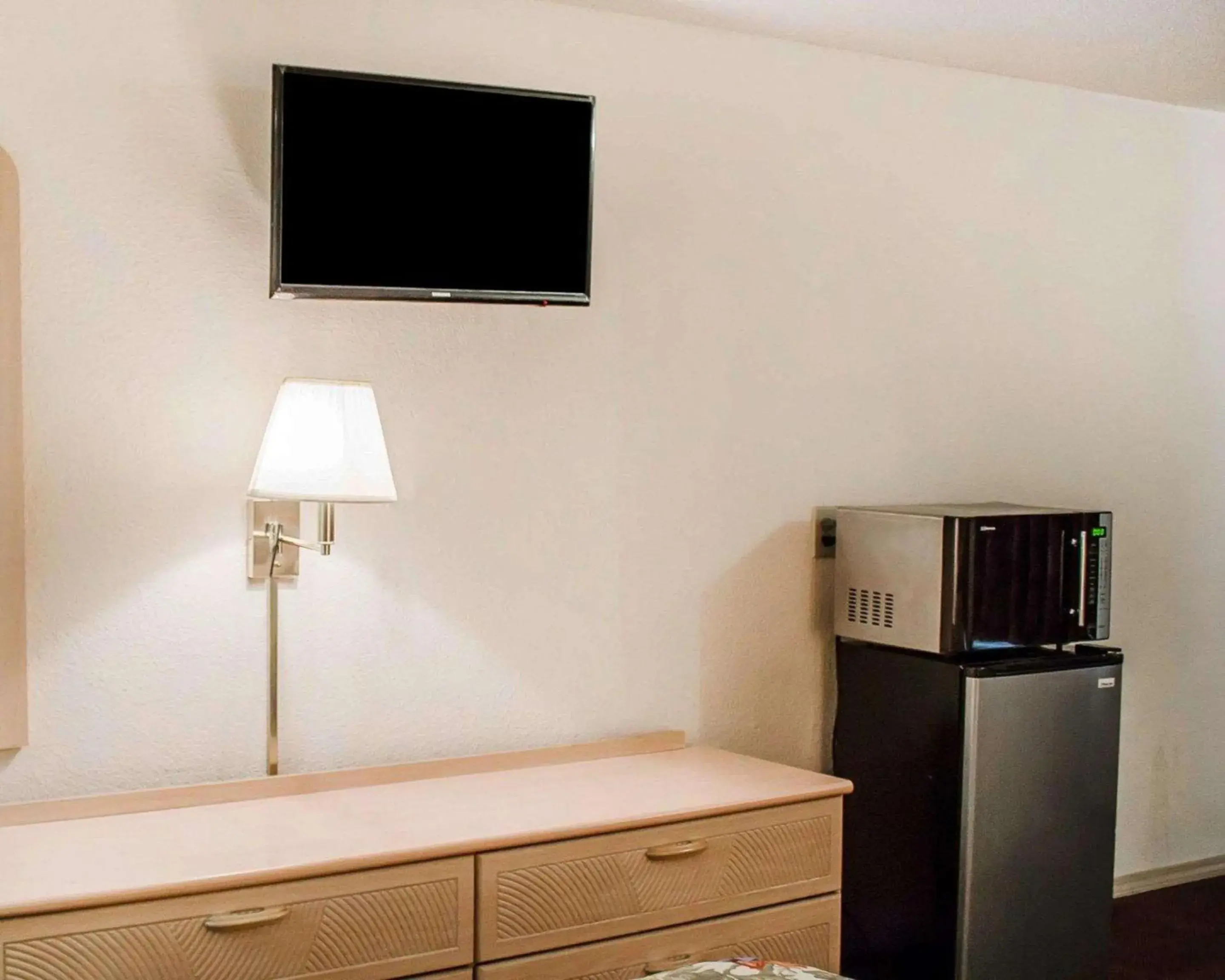 Photo of the whole room in Rodeway Inn Photo of the whole room in Rodeway Inn