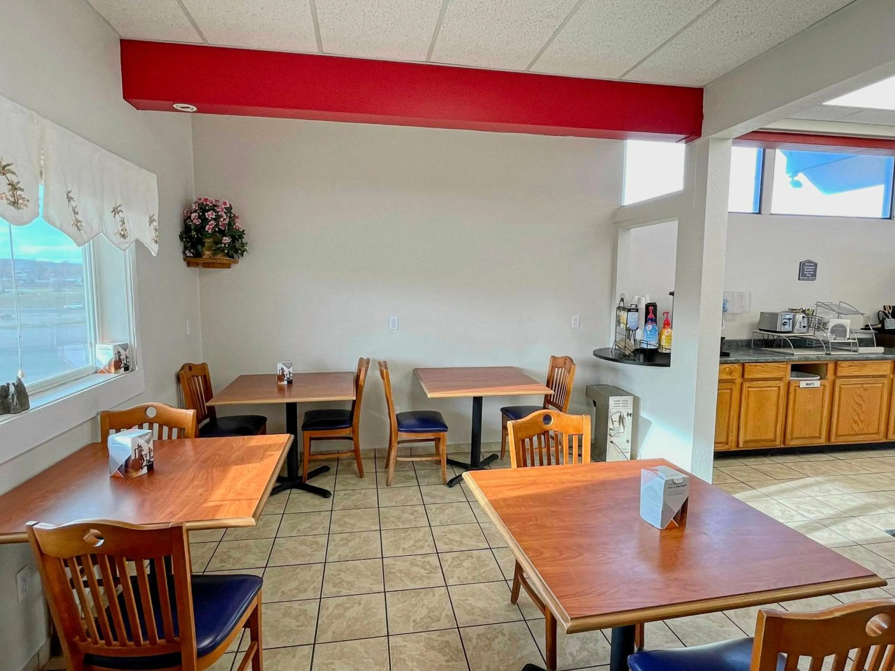 Breakfast in Rodeway Inn Boardman - Hermiston