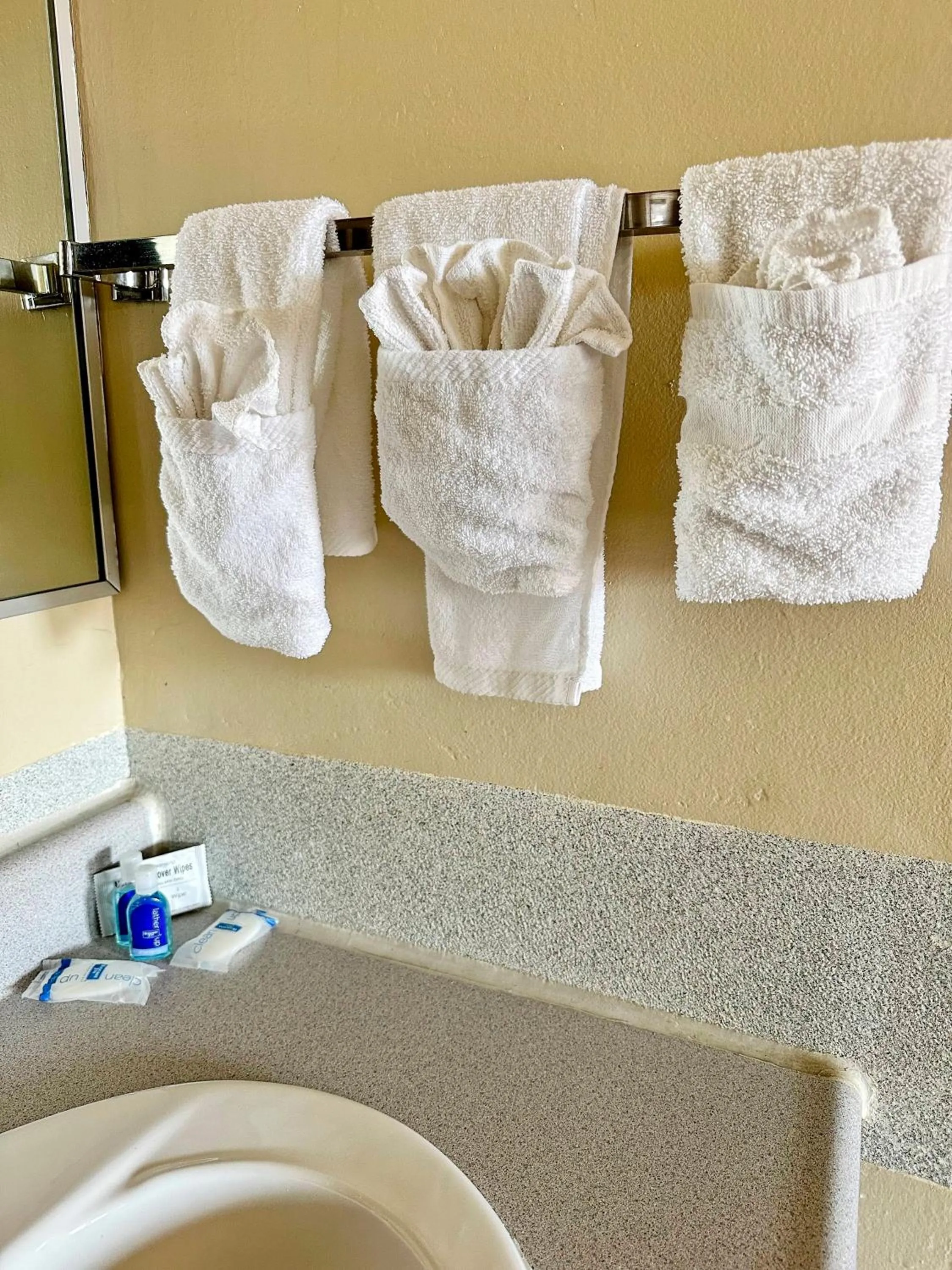 Bathroom in Rodeway Inn Boardman - Hermiston