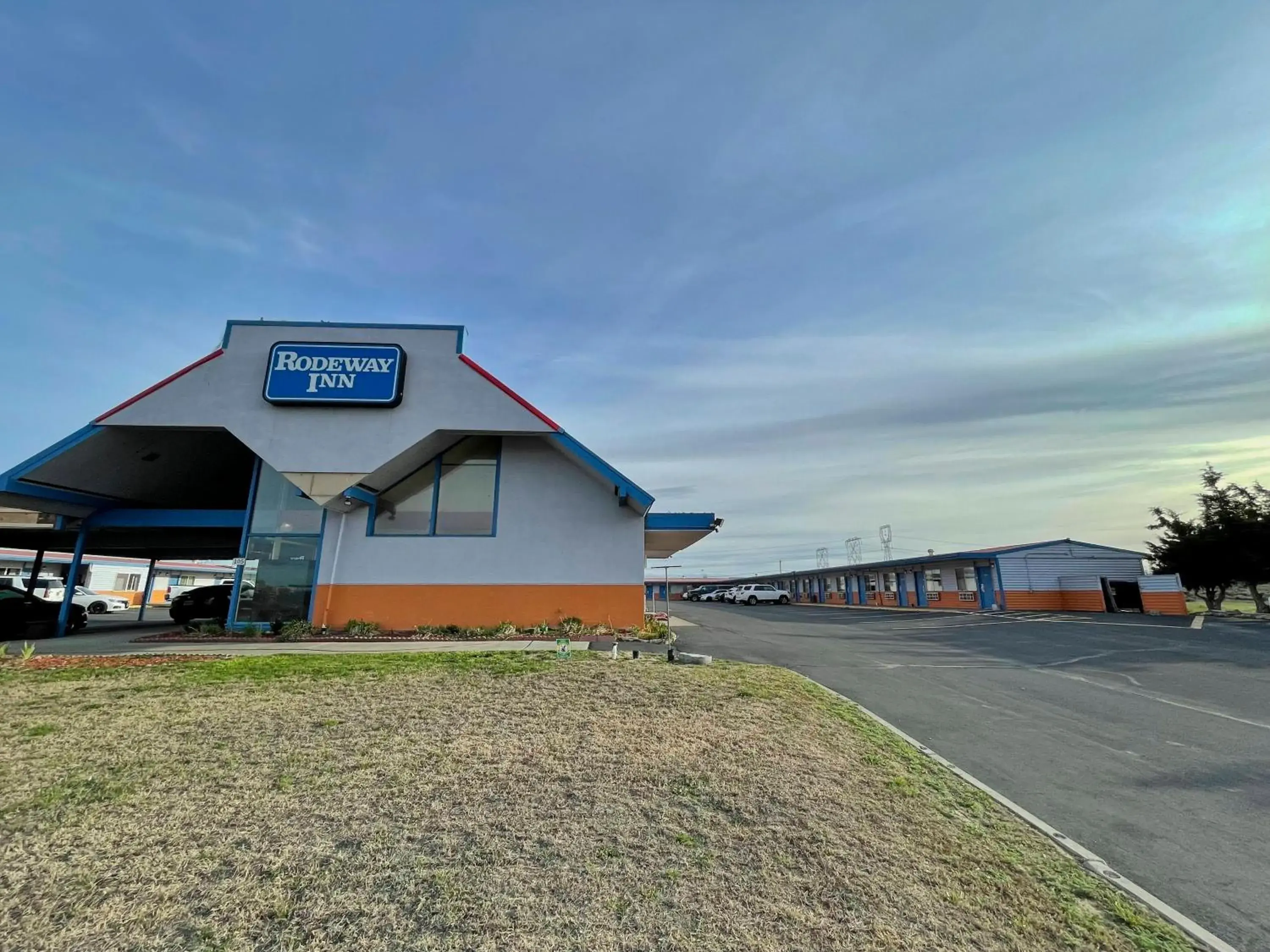 Property building in Rodeway Inn Boardman - Hermiston Property building in Rodeway Inn Boardman - Hermiston