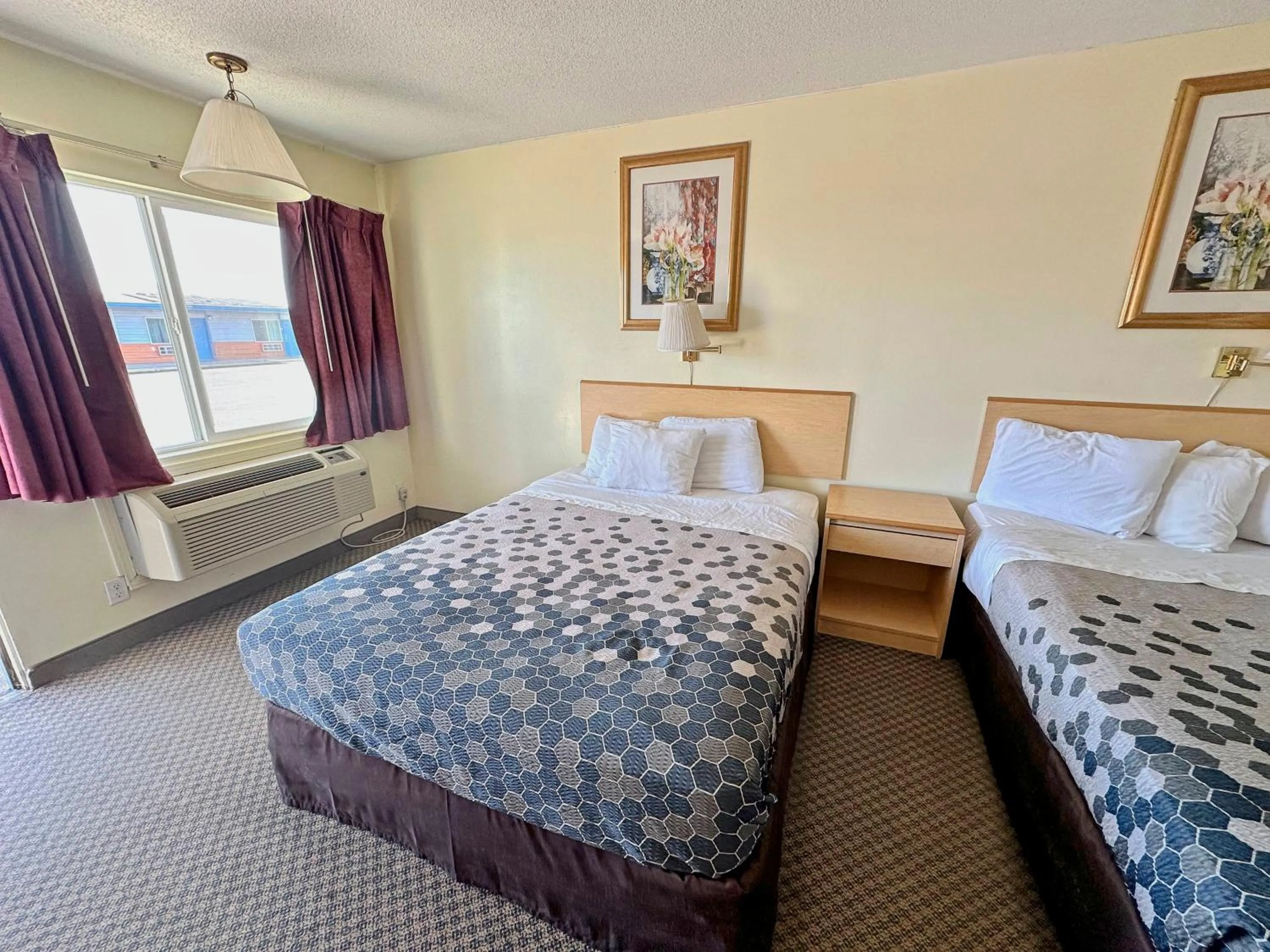 Bed in Rodeway Inn Boardman - Hermiston