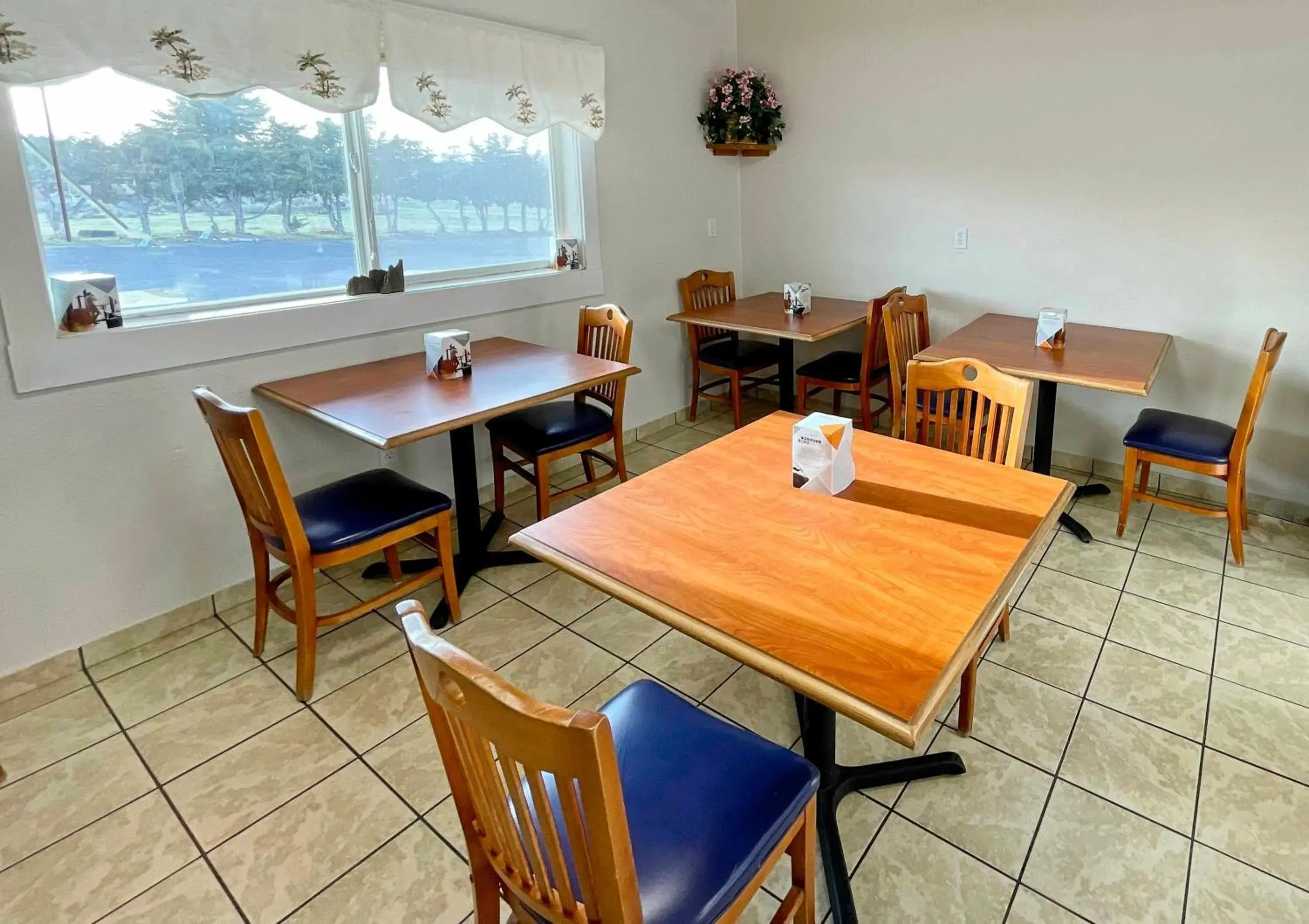 Breakfast in Rodeway Inn Boardman - Hermiston Breakfast in Rodeway Inn Boardman - Hermiston