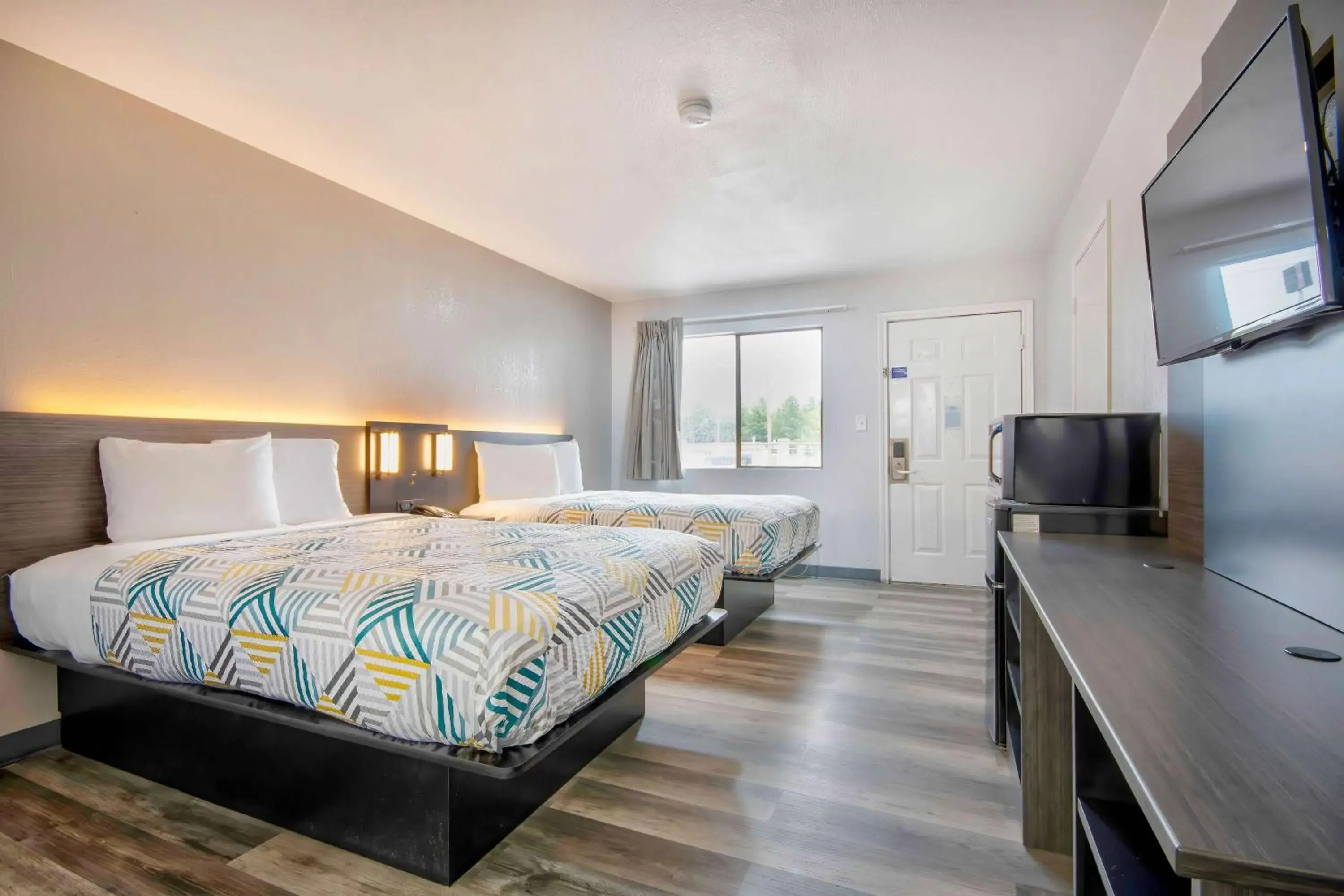 Deluxe Quadruple Room - Smoking in Motel 6 Texarkana, TX Deluxe Quadruple Room - Smoking in Motel 6 Texarkana, TX