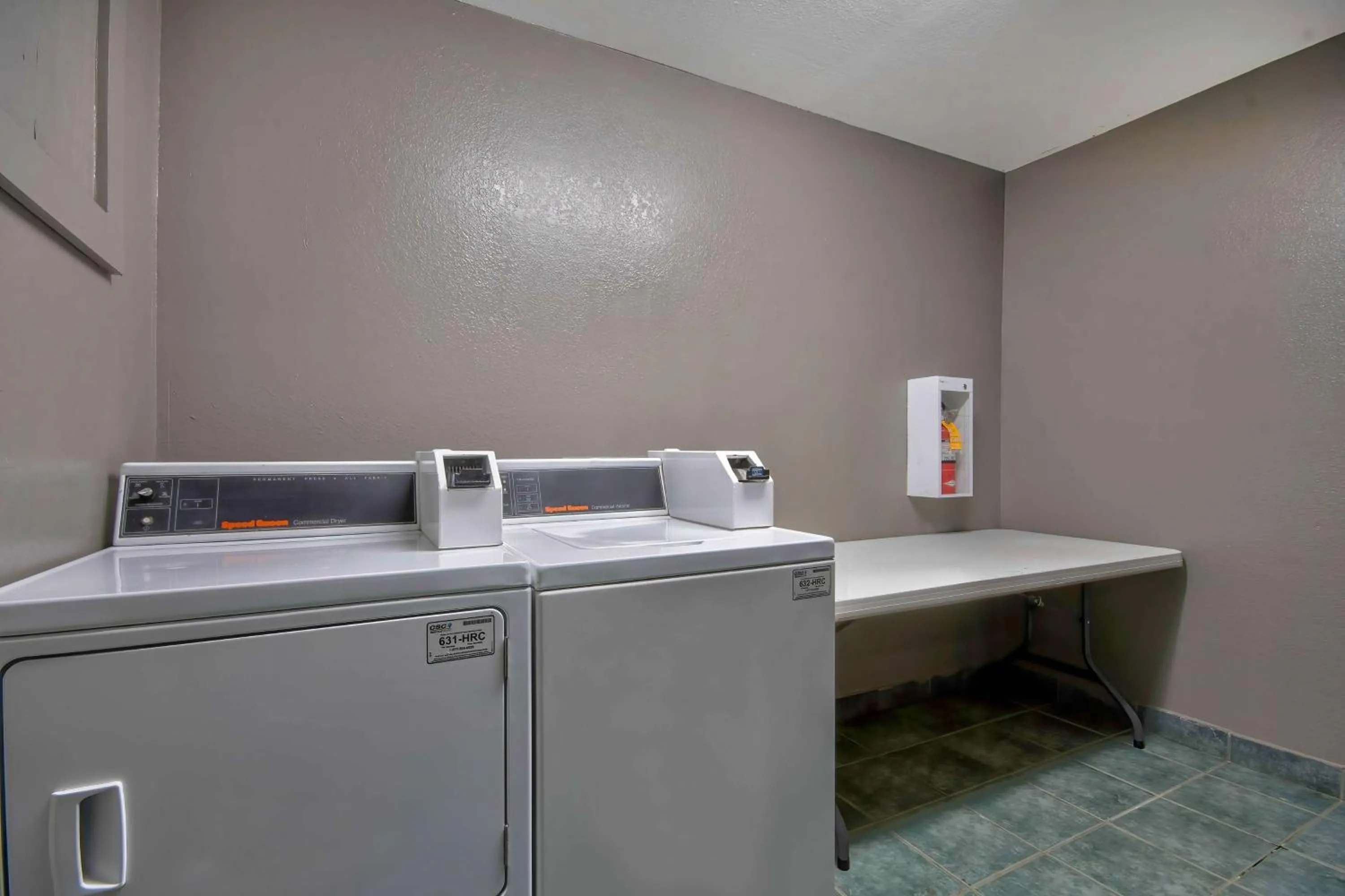 Property building in Motel 6 Texarkana, TX
