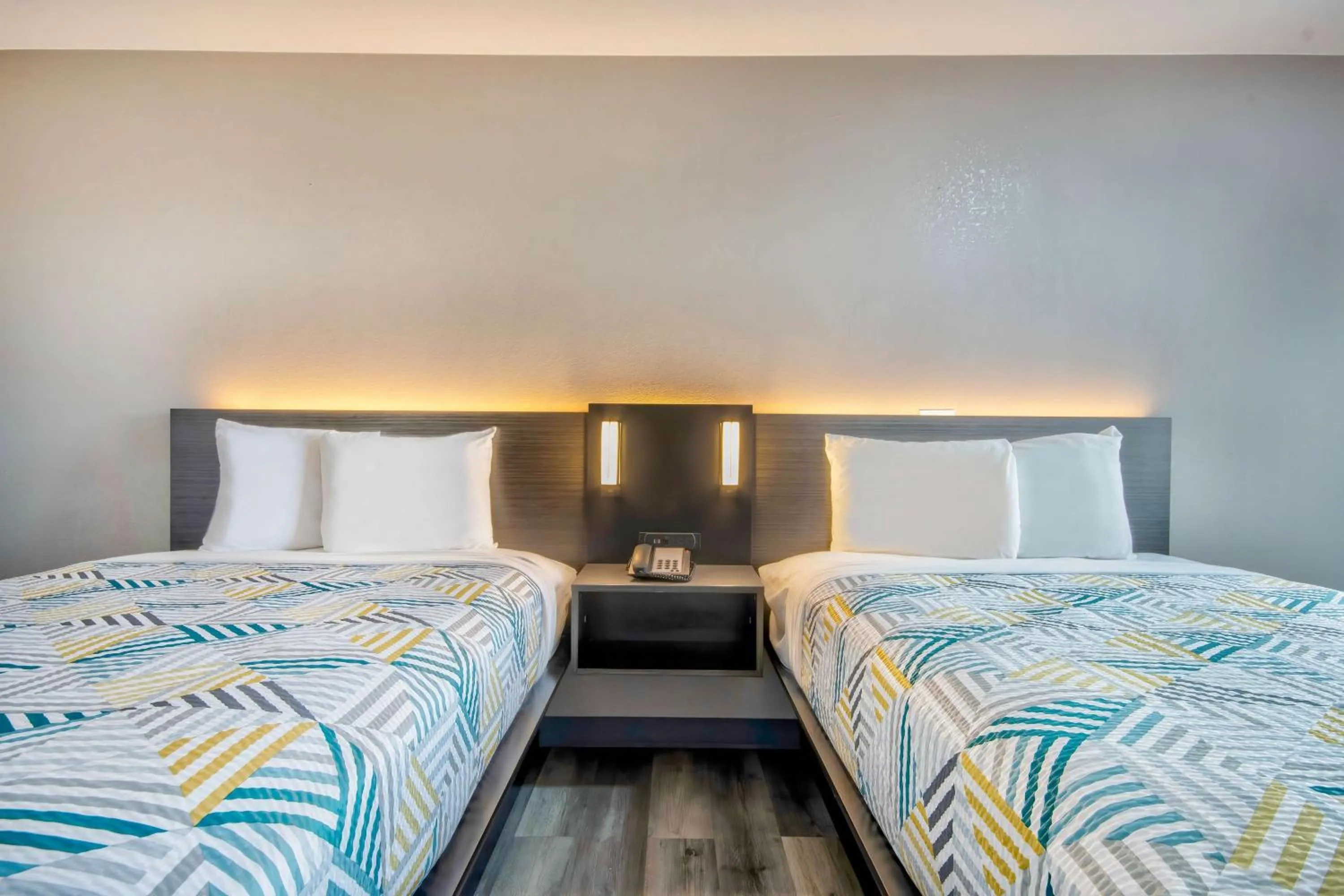 Bedroom, Bed in Motel 6 Texarkana, TX