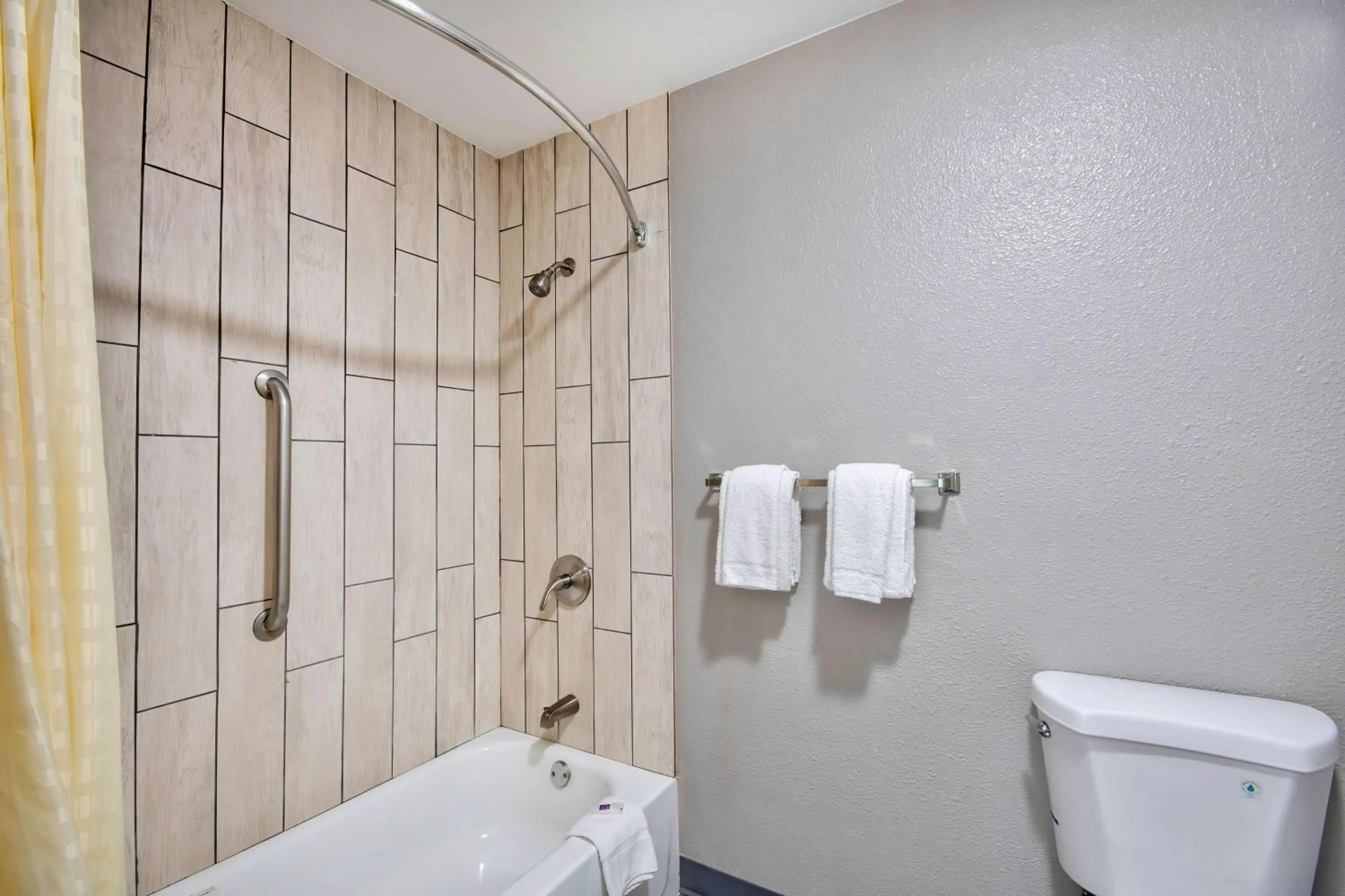 Bedroom in Motel 6 Texarkana, TX