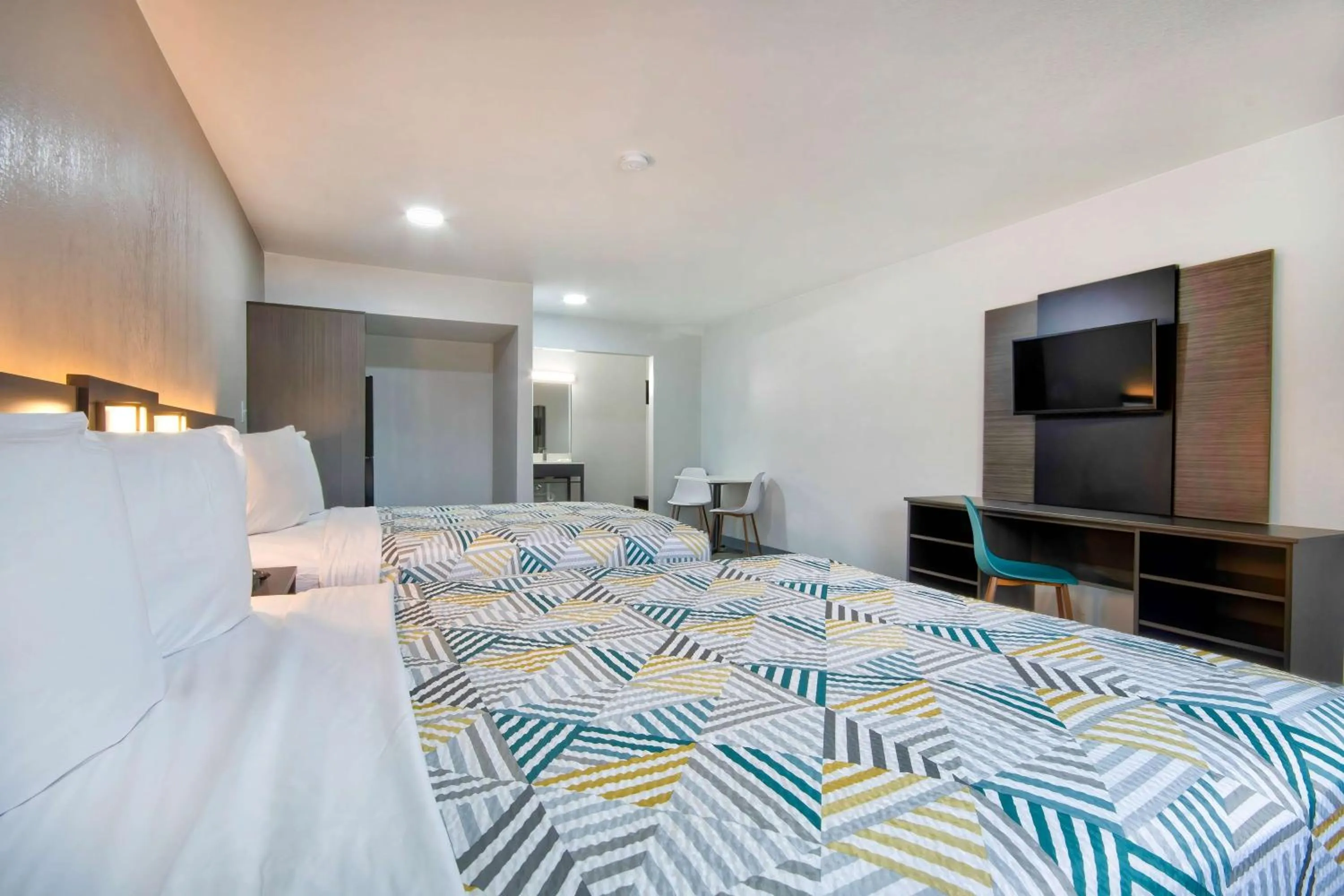 Bedroom, Bed in Motel 6 Texarkana, TX