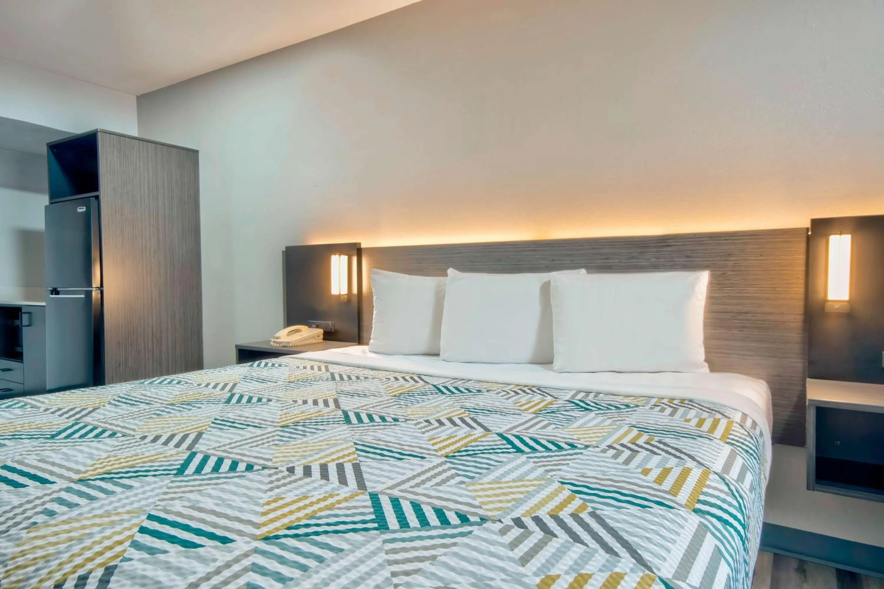 Bedroom, Bed in Motel 6 Texarkana, TX