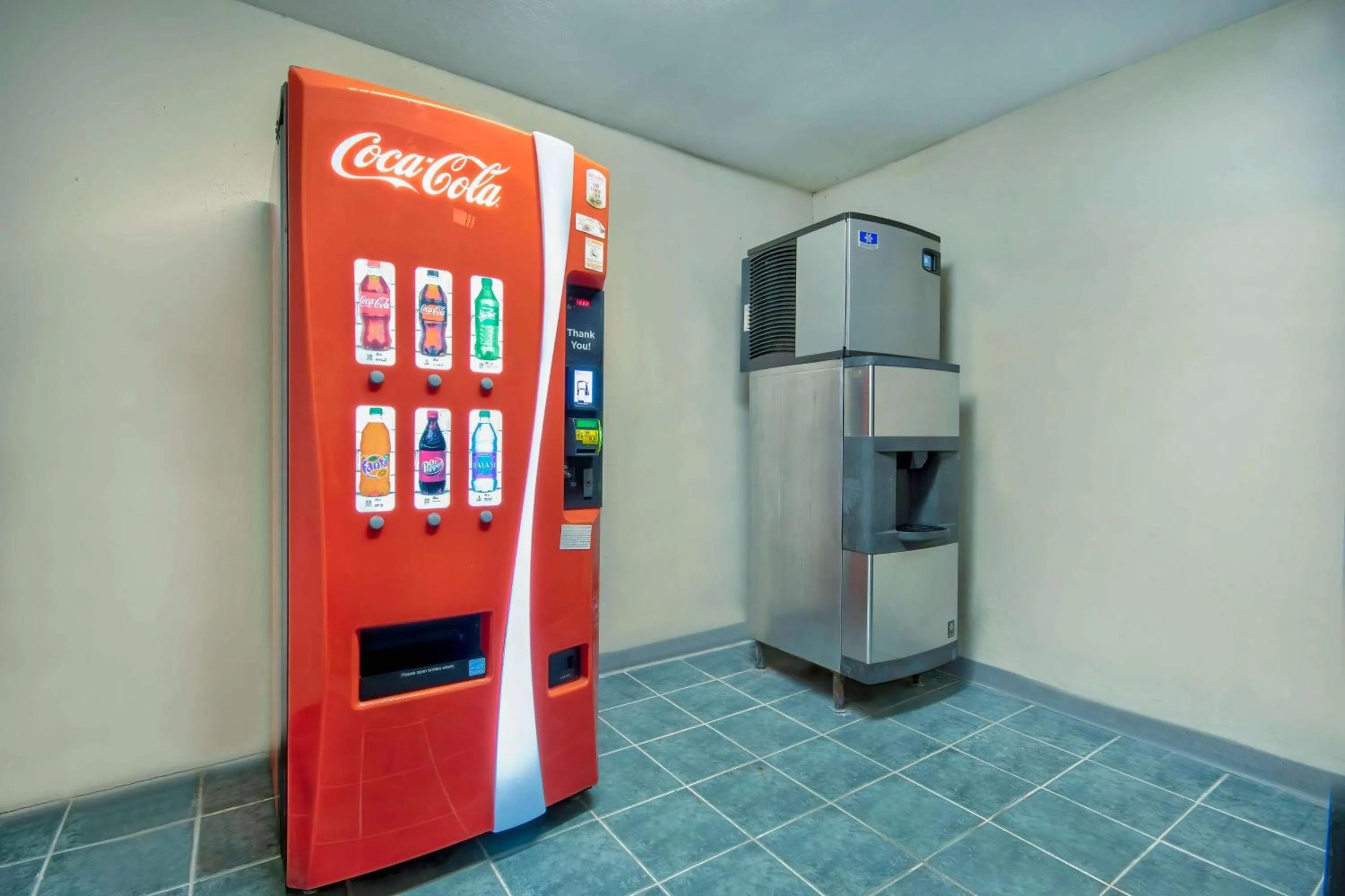 Property building in Motel 6 Texarkana, TX