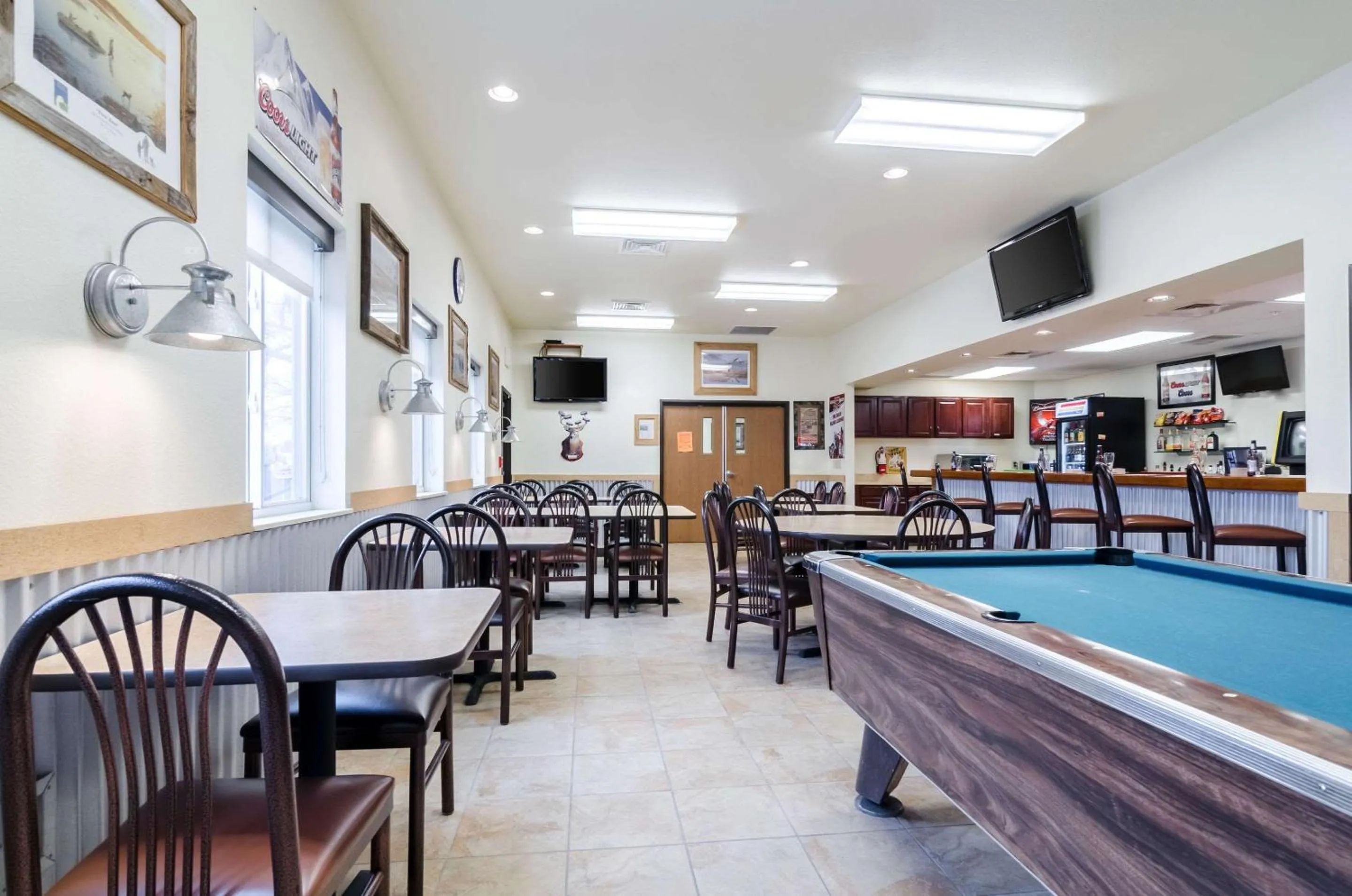 Lounge or bar, Restaurant/Places to Eat in Rodeway Inn & Suites Hoisington